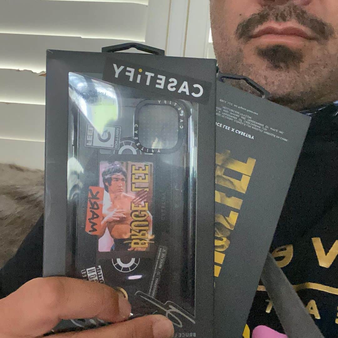 のインスタグラム：「@casetify thank u 🙏 for@the Chrissy presents 🎁 love the cases 🙏🙏」