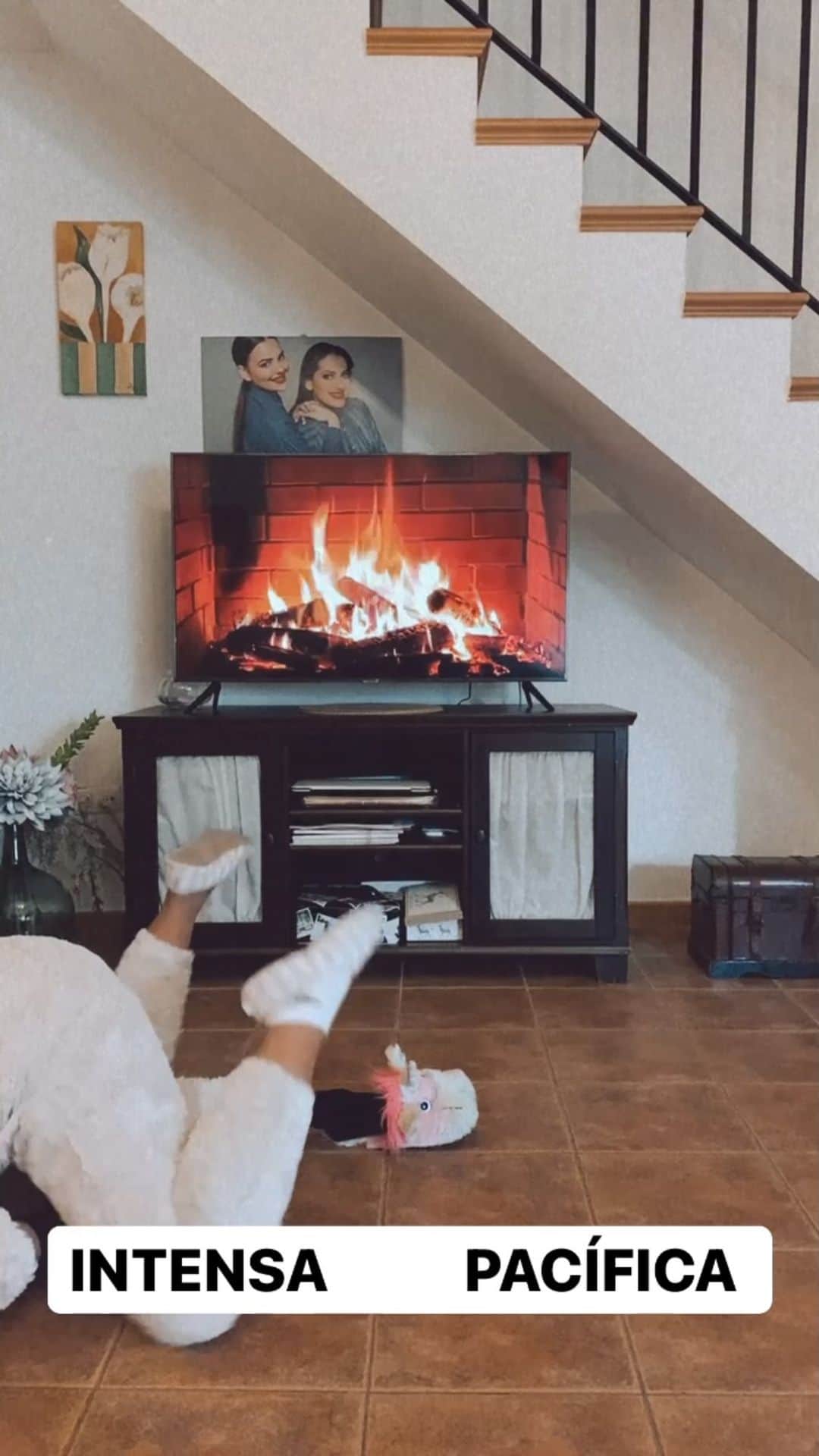 デシレ・コルデロ・フェレールのインスタグラム：「Despidiendo el año @imlorenaduran 👯🙏🎄#bye2020」
