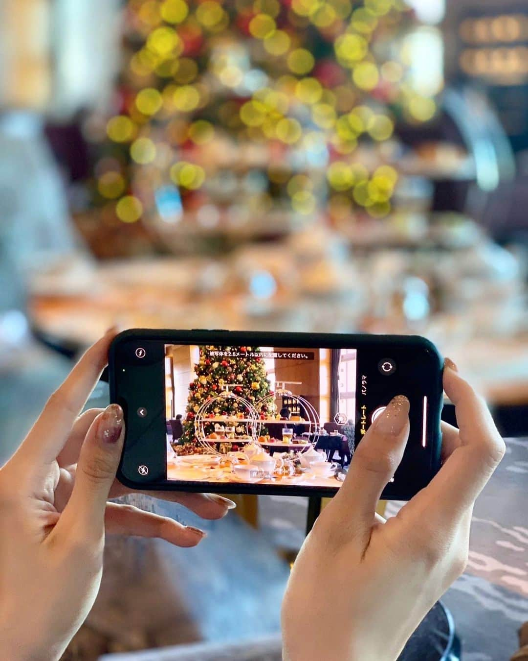 瀧口杏耶さんのインスタグラム写真 - (瀧口杏耶Instagram)「#ritzcarltontokyo 🍰 * @kayoko_nagatani @runa_tokyo と ホリデーアフタヌーンティー🫖❤︎ 何時間話してても話し足りなくなる顔ぶれ😌💓 * #リッツカールトン東京#ホテルアフタヌーンティー#ホテルステイ#アフタヌーンティー#ロビーラウンジ#アフタヌーンティー巡り#ホテル好き#ホテルラウンジ#ラグジュアリーホテル#六本木カフェ#ステイケーション#下午茶#ritzcarltonhotel#afternoonteatime」12月31日 9時29分 - aya_0429