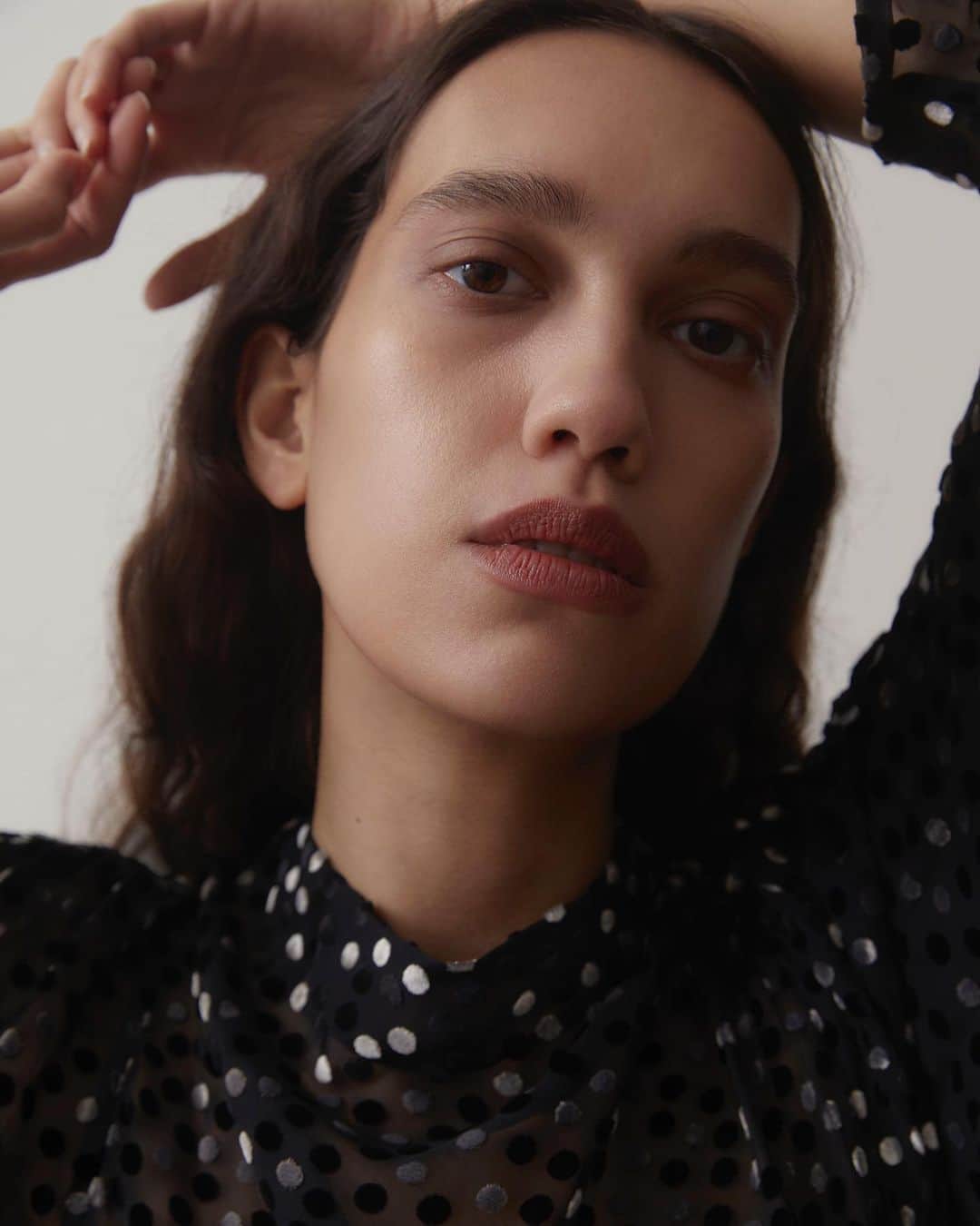 レベッカテイラーのインスタグラム：「Zarina by @alicefisherphoto」