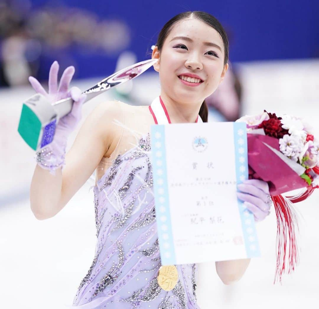 紀平梨花さんのインスタグラム写真 - (紀平梨花Instagram)「全日本選手権が終了しました☺️ たくさんの応援本当にありがとうございました🥺🙇‍♀️  #全日本選手権2020」12月31日 9時46分 - rikaskate0721