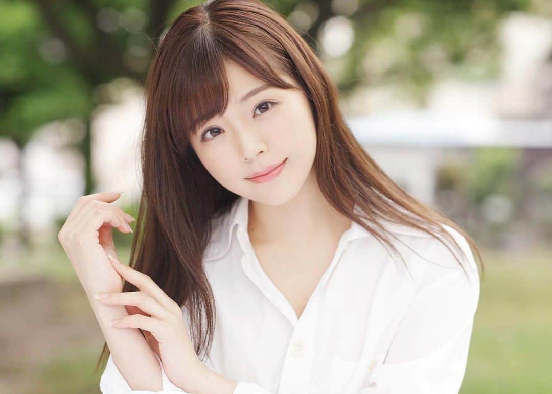 のインスタグラム：「皆様、おはようございます✨  本日はRIZINで1日お仕事をさせて頂きますので、少し早いですが皆様にご挨拶をさせて頂きます☺️🙏  不安な中、皆様に支えて頂いたおかげで活動を続けられた1年でした。 いつも感謝の気持ちでいっぱいです。  いつか皆様に私が「笑顔」を届けられるように、これからも夢に向かって頑張っていきます。  2021年は、皆様にとって素敵な一年に、そして世界が明るくなりますように。  本年も本当にありがとうございました✨  #川村那月 #2020年 #新しい年へ #笑顔があふれますように  #願いを込めて #感謝」