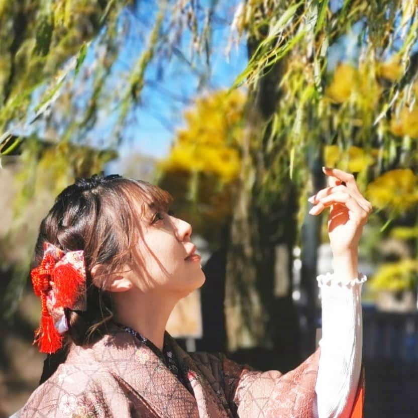 井上麗夢のインスタグラム：「2020最後の日☀️﻿ ﻿ ﻿ そして20代最後の大晦日﻿ ﻿ ありがとう20代。﻿ 明日から、新しい1年になります。﻿ ﻿ ﻿ 今日は2020年にありがとうをしてこよう。﻿ ﻿ ﻿ ﻿ #大晦日﻿ #着物﻿ #着物撮影会﻿ #浅草﻿ #浅草寺﻿ #着物ヘア﻿ #着物ヘアアレンジ﻿ #和服ヘア」