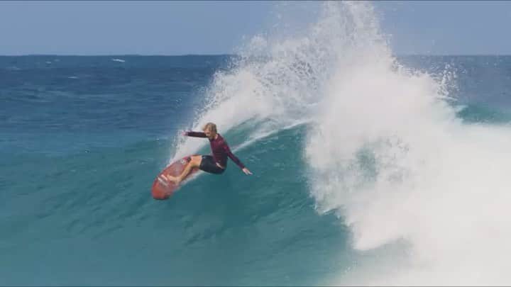 ジョン・ジョン・フローレンスのインスタグラム：「Love the sandbar days. Fun session with @kellyslater up on our channel. Link is in bio」
