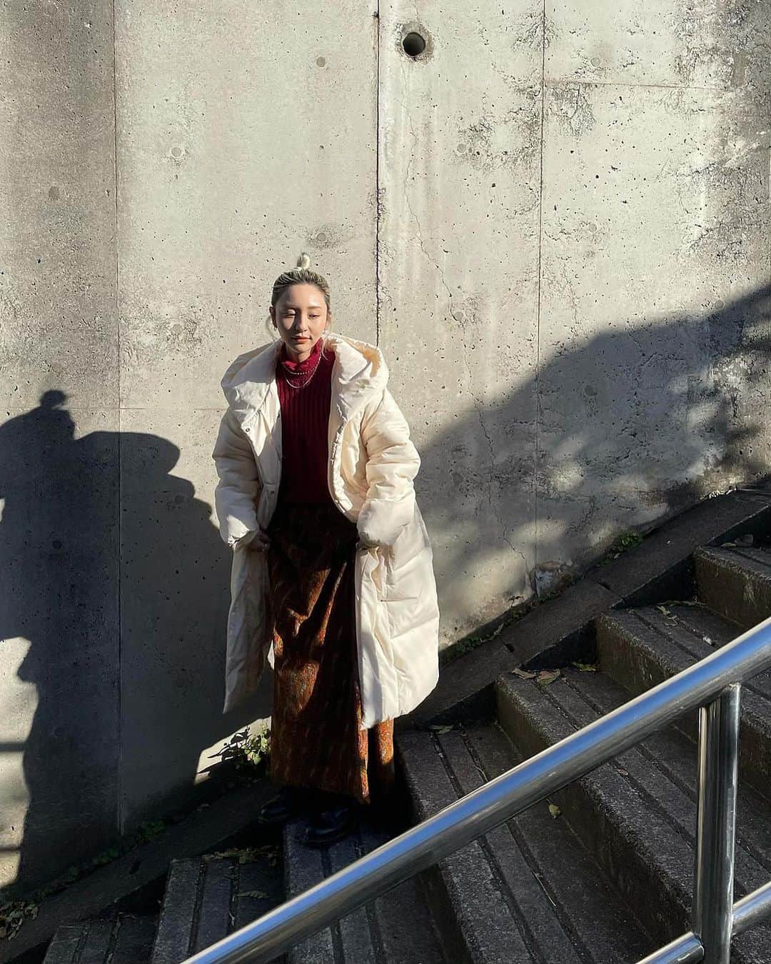 前山奈津巴さんのインスタグラム写真 - (前山奈津巴Instagram)「. . 今年のダウンは、 @searoomlynn_official のもの⛄️💭 . おっきいのに軽くて、 フードがかわいいしあったかいぞ…☺️ . #searoomlynn #シールームリン  #ロングダウンコート #ootd #code #fashiongram #natsuha_code」12月31日 10時33分 - natsuha_maeyama