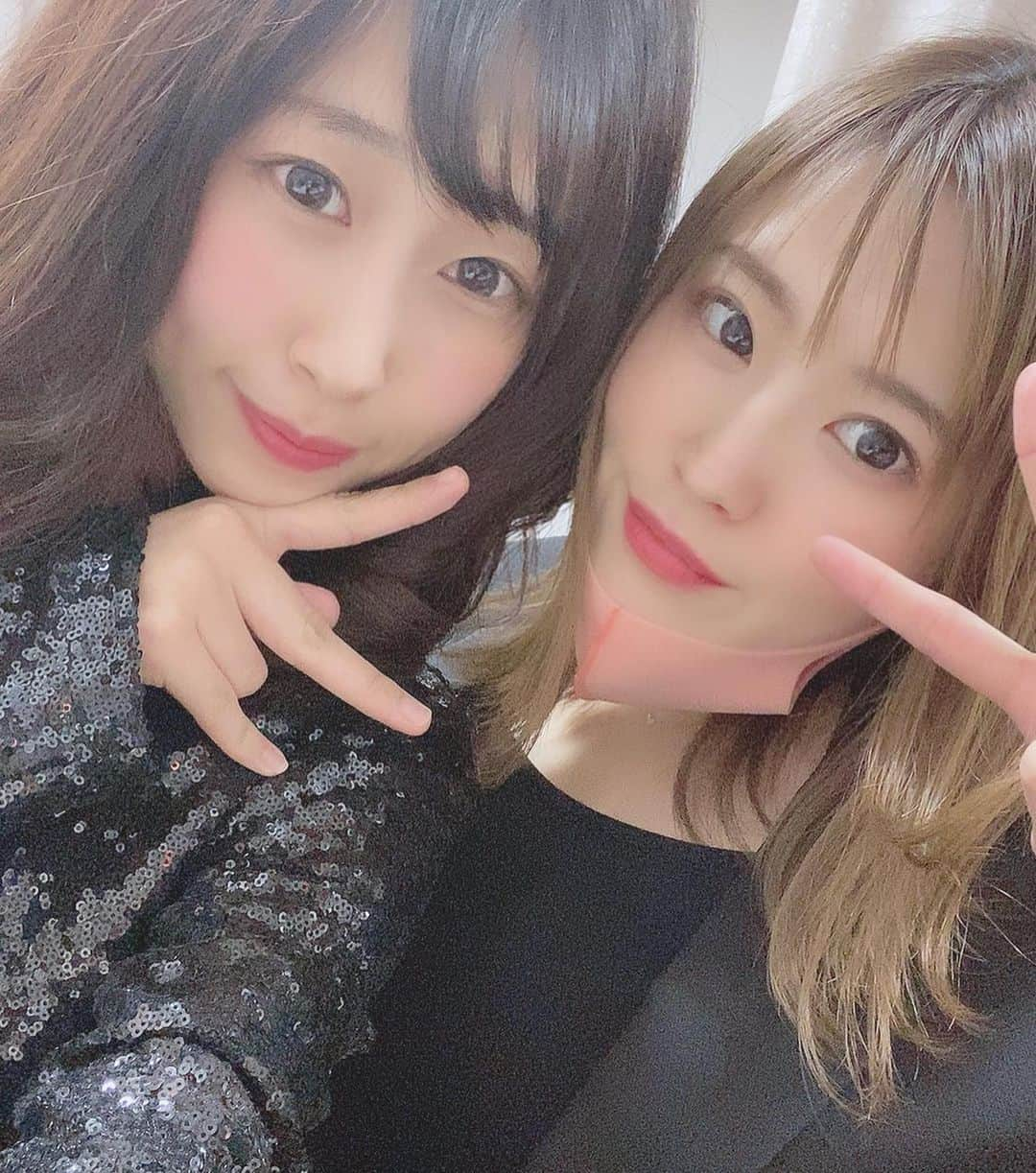 桜愛美さんのインスタグラム写真 - (桜愛美Instagram)「20.12.31  今年も一年ありがとうございました！！ #IQプロジェクト 沢山の出会いもあったけど、別れもあった1年でした。 来年で私も25歳になります。 シンガーソングライター として，活動始めて3年目に突入します！ 良き大人になれるように、感謝の気持ちを忘れずに、 来年は、人との関わりをより深められる年にしたいですっ！  来年もよろしくお願いします！」12月31日 10時33分 - manami_guitars