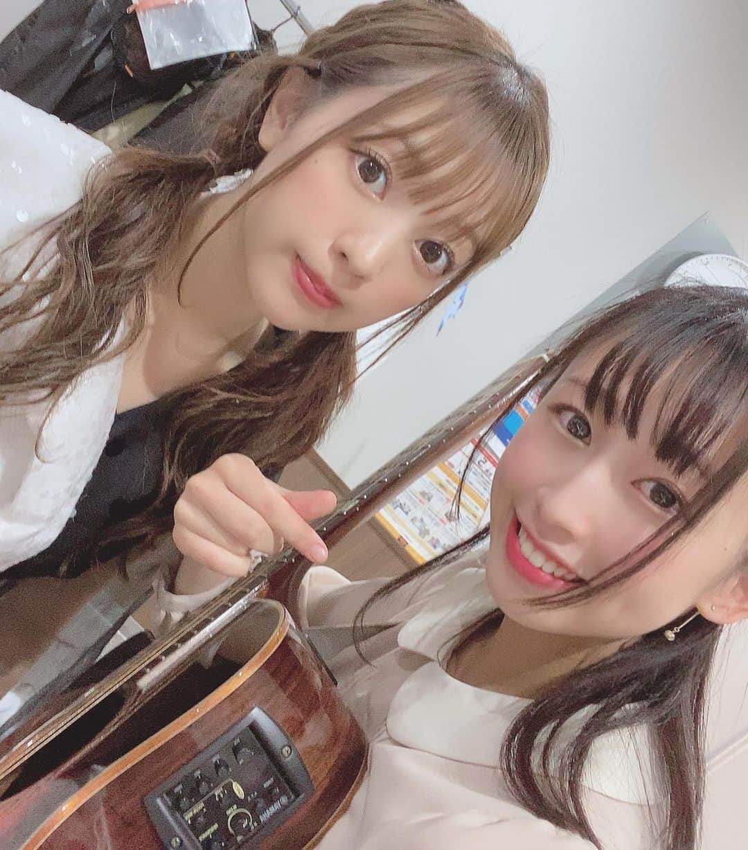 桜愛美さんのインスタグラム写真 - (桜愛美Instagram)「20.12.31  今年も一年ありがとうございました！！ #IQプロジェクト 沢山の出会いもあったけど、別れもあった1年でした。 来年で私も25歳になります。 シンガーソングライター として，活動始めて3年目に突入します！ 良き大人になれるように、感謝の気持ちを忘れずに、 来年は、人との関わりをより深められる年にしたいですっ！  来年もよろしくお願いします！」12月31日 10時33分 - manami_guitars