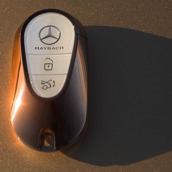 メルセデス・ベンツさんのインスタグラム写真 - (メルセデス・ベンツInstagram)「The new benchmark for the entire automotive luxury industry: the Mercedes-Maybach S-Class.  📸 @capitolsunset via @mercedesbenzusa #MercedesBenz #Maybach #SClass」12月31日 16時00分 - mercedesbenz