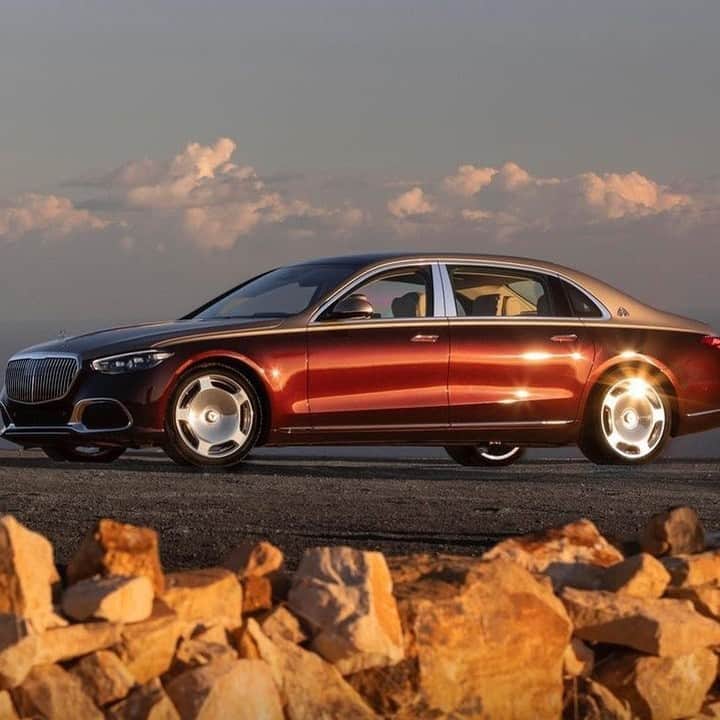 メルセデス・ベンツさんのインスタグラム写真 - (メルセデス・ベンツInstagram)「The new benchmark for the entire automotive luxury industry: the Mercedes-Maybach S-Class.  📸 @capitolsunset via @mercedesbenzusa #MercedesBenz #Maybach #SClass」12月31日 16時00分 - mercedesbenz