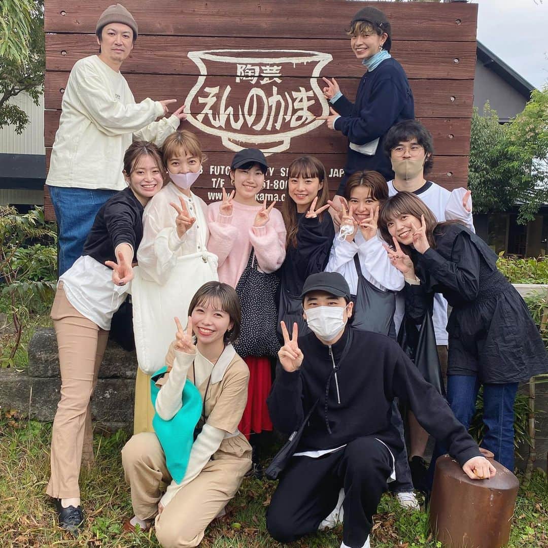 野口和弘のインスタグラム：「CIECA.は昨日で仕事納めでした。 . 今年も無事締めくくることができました。 . いつもCIECA.を愛してくれているお客様、CIECA.スタッフのみんな、お世話になった全ての方へ心より感謝いたします！！ . 2020年はみなさんにとってどんな1年でしたか？ . 世の中的にはコロナに始まりコロナで終わると言った感じですが私自身経営者としてすごく成長した1年となりました。 . 会社運営、スタッフ教育はもちろんのこと様々な試練に頭を抱えることもありましたが自分が目指す会社像に近づける思考、行動を積み重ね大きな成果を上げることができたと思います。 . 思い返すとやはり大切な仲間たちの支えがあったからだと心の底から感じるし、このような状況の中わざわざ足を運んでくださったお客様のおかげだと感じざるをえません。 . 何度も言いますが本当に感謝してます！！ . 大好きです！！ . 2021年もCIECA.は皆様にハッピーを届けられるように日々楽しく明るく元気よく精進して参りますので是非期待しててくださいね。 . ほんと面白いことやっちゃうよ！ . あー、今年1年ほんと楽しかった。 . それでは皆さん、良いお年をお迎えください。 . #cieca. #最後みんなで #写真撮り忘れたので #みんなで陶芸行った時の #集合写真 #2020年1番の後悔」