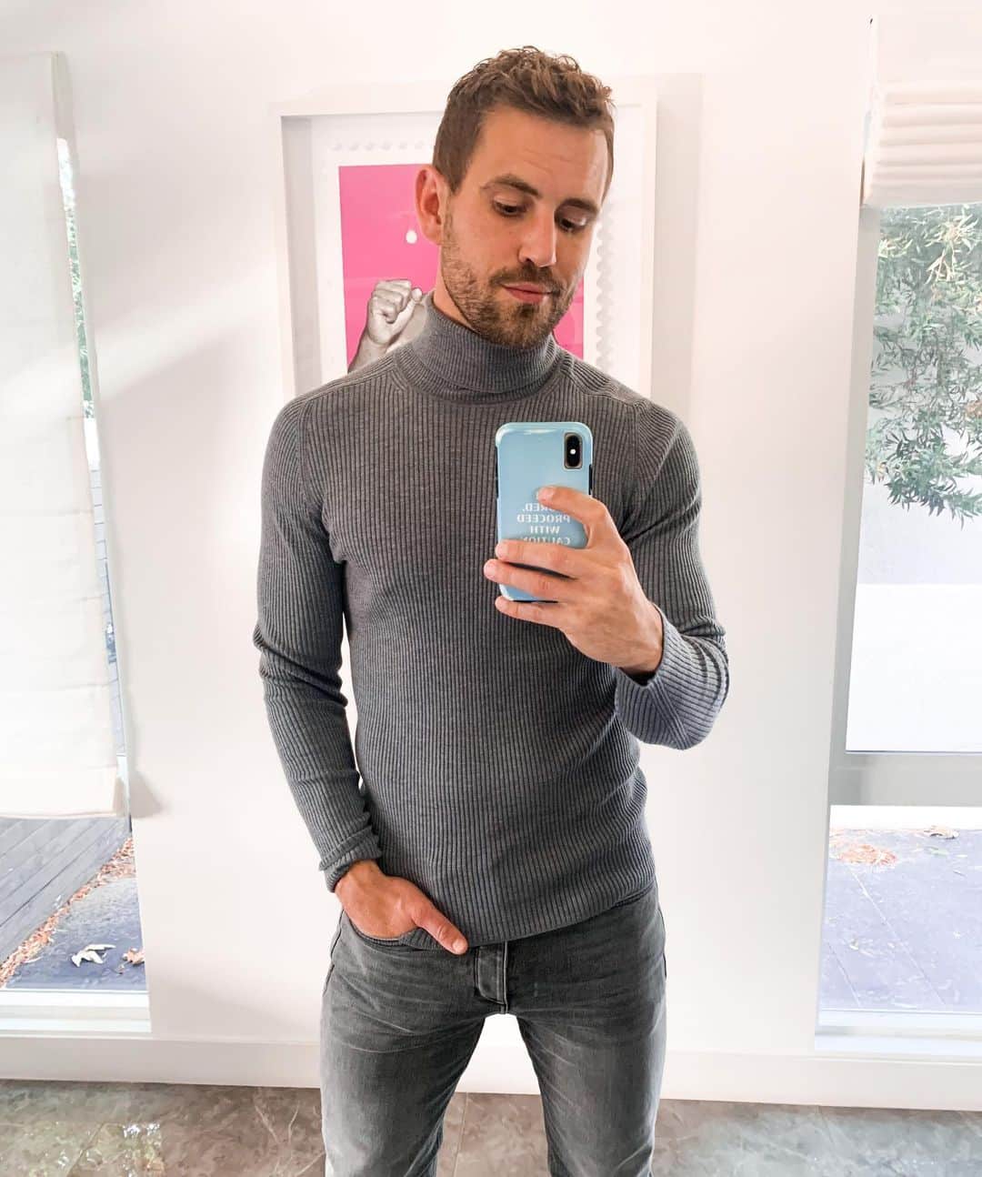 ニック・ビオールのインスタグラム：「Hey @brendanmorais am I doing it right ?」