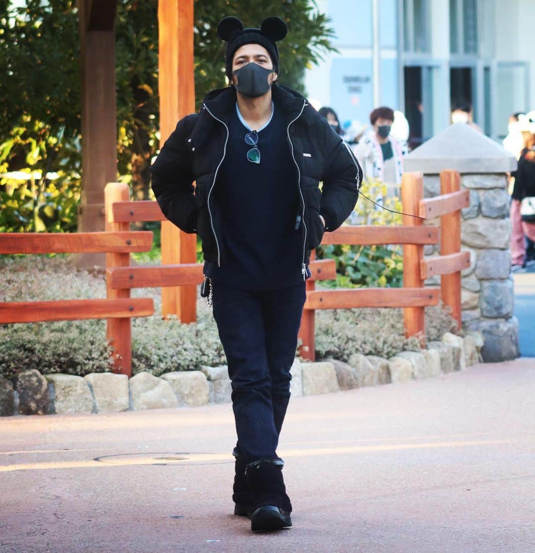 ZOEのインスタグラム：「2020年も本当お世話になりました！ みなさん良いお年をお迎えください🙏😃 #ねずみどし #子年 #いつかのディズニー」