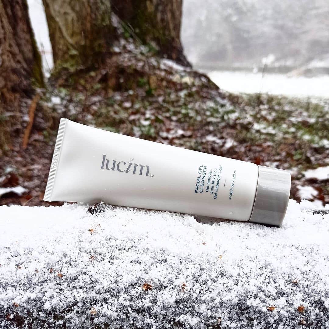 ARIIX Officialさんのインスタグラム写真 - (ARIIX OfficialInstagram)「Deep clean without the dryness for skin as pure and pristine as the driven snow ❄️ ⁠ 🛒 Buy Now » ShopARIIX.com⁠ ✨ Details » https://bit.ly/LucimFacts⁠ ⁠ #lucim #resultsovertrends #flawlessskinFTW #ariix360 #ariix365 #dermatologisttested #botanicals #crueltyfree #leapingbunny #vegan #nontoxic #glutenfree #nongmo #ewgverified #madeintheusa #ariixproducts #myariixlife #skincare #sustainable #lucimfacialgelcleanser #lucimgelcleanser #skincareproducts #skincaretips #lucimskincare #skincareroutine #skin #skincareproducts #ariix #ariixproducts #ariixtransformation #myariixtransformation」12月31日 10時44分 - partnercoglobal