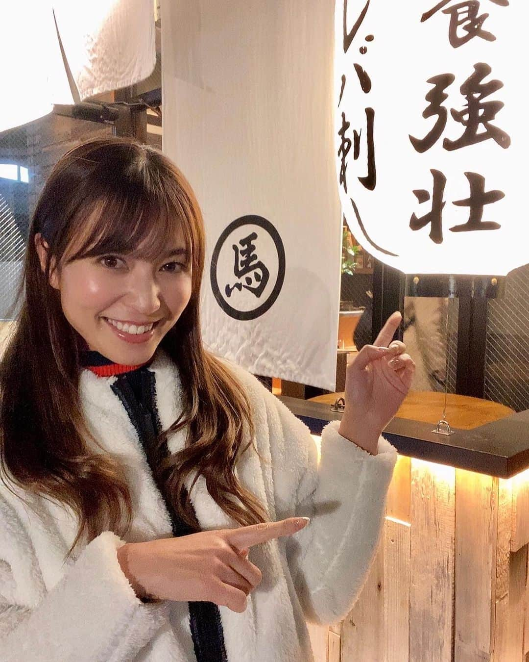 高沢奈苗さんのインスタグラム写真 - (高沢奈苗Instagram)「. 三茶に新しくオープンした馬肉専門店 "馬ちゃ" @umacha_11 行ってきました★ . 落ち着いた雰囲気で、メニューも豊富でとても美味しかった😋🧡 . 私のおすすめはトロタクとウニのっけ肉寿司😚 これはどの店舗でもいつも頼んじゃう💛 . 馬肉はヘルシーな上に美味しい😛最高✨ . . こじんまりですが、YouTubeゴルフななちゃんねるに携わってくれているメンバーで行ってきました★ . . ランチも今度食べに行ってみたい✨ . . . #馬ちゃ #三軒茶屋グルメ #馬肉 #馬肉料理 #肉寿司 #うまちゃ #ゴルフ女子 #ゴルフメンバー #馬刺し #ヘルシーグルメ」12月31日 10時53分 - nanaetakasawa