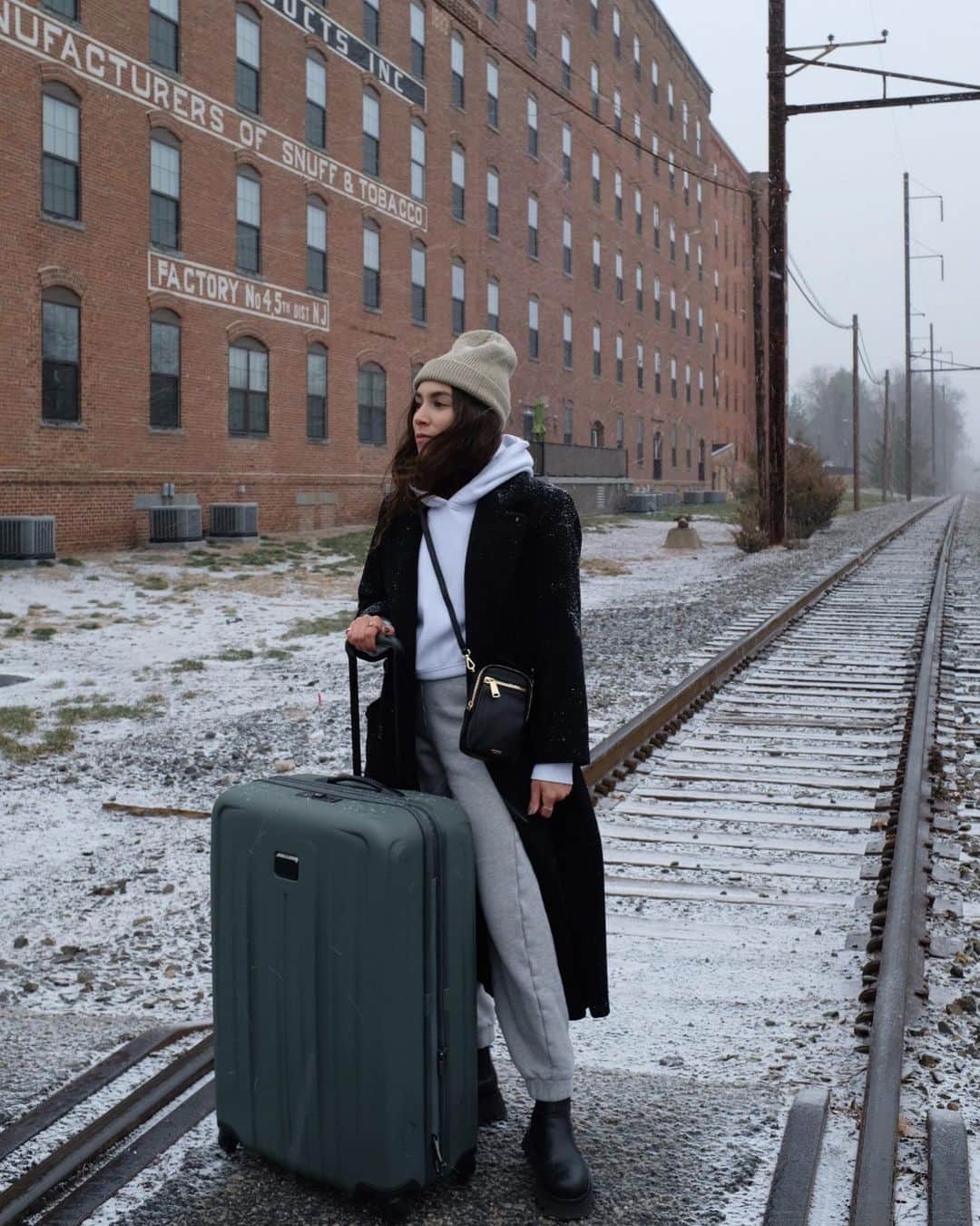 のインスタグラム：「On track for new and exciting things in 2021. Wherever your journey takes you, TUMI is down for the ride. 📷:@laurencaruso_ #PerfectingTheJourney」