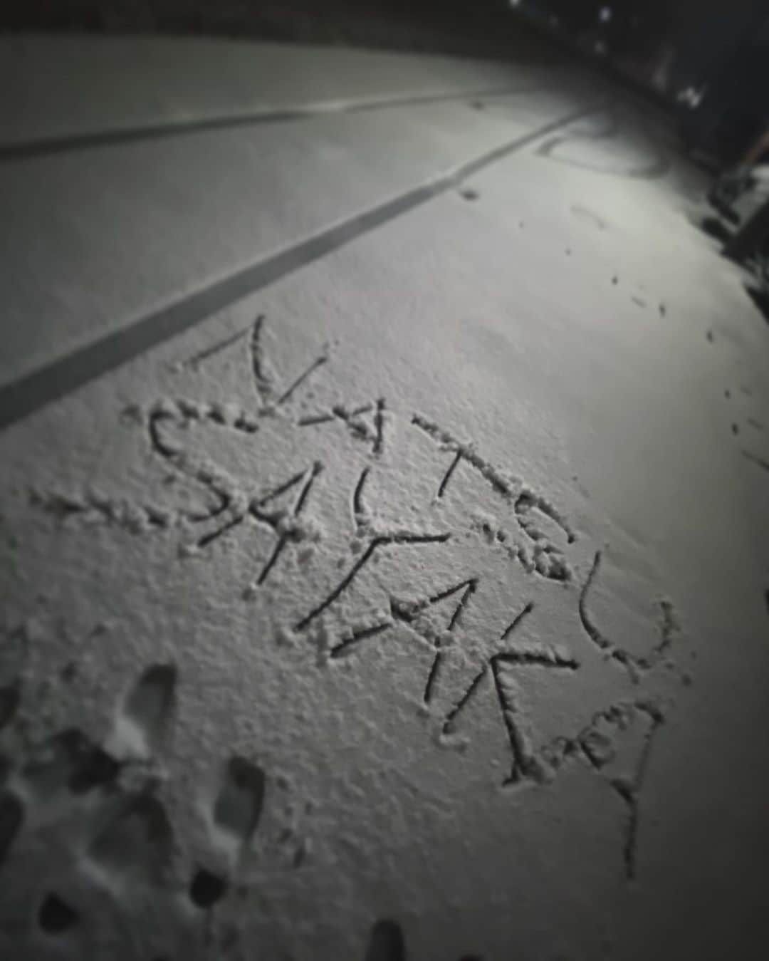 NATSUさんのインスタグラム写真 - (NATSUInstagram)「﻿ ＧＯＯＤ　ＭＯＲＮＩＮＧ.﻿ ﻿ ﻿ ﻿ ﻿ ﻿ ﻿ 石川旅行。﻿ ﻿ ﻿ ﻿ ﻿ With 🌈 ♡﻿ ﻿ ﻿ ﻿ ﻿ ﻿ ﻿ 　﻿ ﻿ 昨日めちゃめちゃ﻿ 雪が降っていてびっくり☃️🐾﻿ ﻿ ﻿ ﻿ ﻿ ﻿ ﻿ ﻿ 兵庫で育った私は﻿ 雪はお会いしてこなかった勢。﻿ テンション上がってしまった💭笑笑﻿ ﻿ ﻿ ﻿ ﻿ ﻿ ﻿ 真っ白な世界最高やけど﻿ 寒すぎて、、、🧤💨﻿ ﻿ ﻿ ﻿ ﻿ 関東の皆さん﻿ 風邪引かないで下さいね😭😭﻿ ﻿ ﻿ ﻿ ﻿ ﻿ ﻿ 写真はSAYAKAが持ってた傘で﻿ 積もってた所に名前書いてくれた☻ ﻿ ﻿ ﻿ ﻿ ﻿ ﻿ ﻿ ﻿ #プロ野球 #ORIX #野球　﻿ #natsu_bsgirls #instagram #instagood﻿ #follow #me #love ﻿ #instadaily #daily #instalike #photooftheday #picoftheday #fashion #selfie #ootd #ファッション#いいね #フォロー  #셀카 #셀스타그램 #데일리 #좋아요 ﻿ ﻿」12月31日 11時05分 - natsu_bsgirls_358