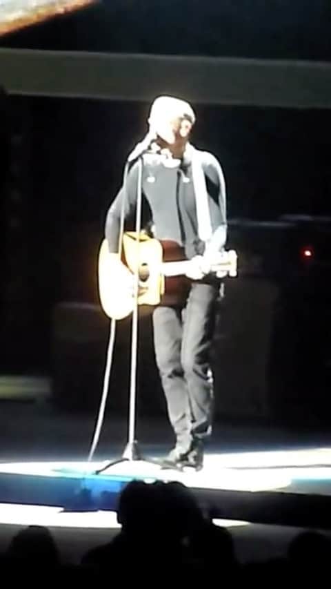 ブライアン・アダムスのインスタグラム：「Recorded live in Calgary, Alberta, Canada in 2015」