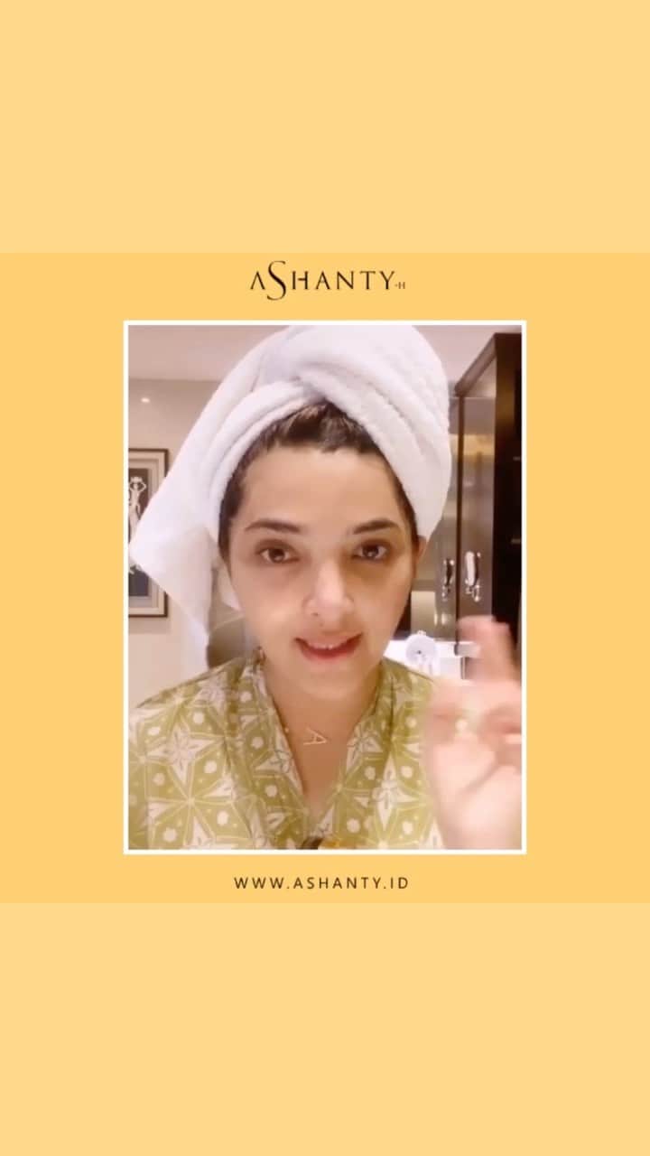 ASHANTY BEAUTY CREAM OFFICIALのインスタグラム：「Anti aging cream series membuat wajah tetap awet mudah cerah dan berseri ✨  Rangkaian Cream Anti Aging by Ashanty akan merawat dan menutrisi kulit wajah secara maksimal.  _________________________________ Informasi dan pemesanan : WA: 081293823950 WA: 085781140354 WA: 081287388885 WA: 087778489900 FAST RESPONS CLICK LINK yang ada di Bio IG @ashantyid  _________________________________ #creamwajag #beauty #cosmetics #brandlocal #skincare #skincarelocal #thehermansyah #beautyvlogger #beauty #kosmetikmahal #ashantyid #keluargaasix #ashantyhermansyah #mua」