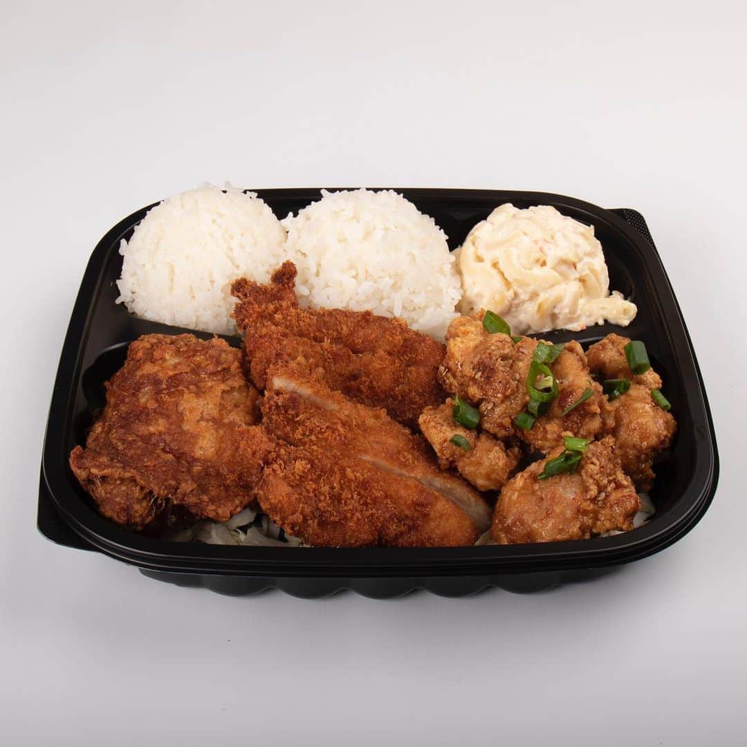 Zippy's Restaurantsのインスタグラム：「2020 also saw the birth of the Chicken Trio Plate for those that want all three variations of our fried chicken in one meal.」