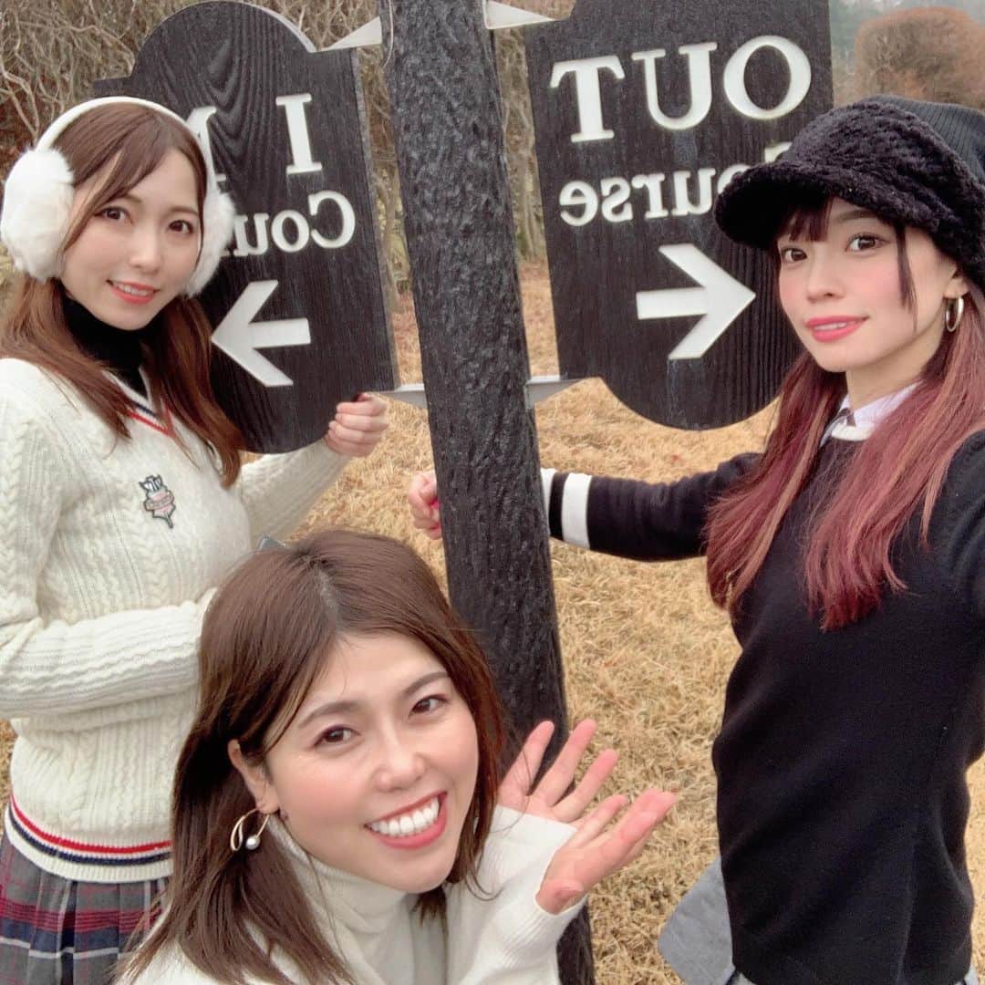 𝗠𝗮𝗶さんのインスタグラム写真 - (𝗠𝗮𝗶Instagram)「⛳️  ついに、、、、 ついについに！！！🥺🥺  100切りしましたぁ！😭✨✨  ベスト更新したいと意気込んでたから また力んでしまうかなーと思いきや、、  一緒に行った2人👭 @keiko_414_ ちゃん　@mayu_0314 ちゃんとのラウンドが たーーのしすぎて🥺💓💓  終始笑いながら、楽しみながら 100切りできましたっ😭🏌️‍♀️✨  最高な打ち納め、、🥺⛳️💓  苦手だったパターも少しずつ 克服してきてます✊✨  来年はコンスタントに90台出せるように 頑張るぞーー😆✊🔥  #ベスト更新#100切り#ゴルフラウンド #ゴルフ女子#女子ゴルフ#ゴルフ#golf #ゴルフコーデ#ゴルフウェア#冬ゴルフ #ゴルフうまくなりたい#ゴルフ好き #ゴルフばか#ごるふ女子#ゴルフ女子と繋がりたい」12月31日 11時30分 - mai.golf.214