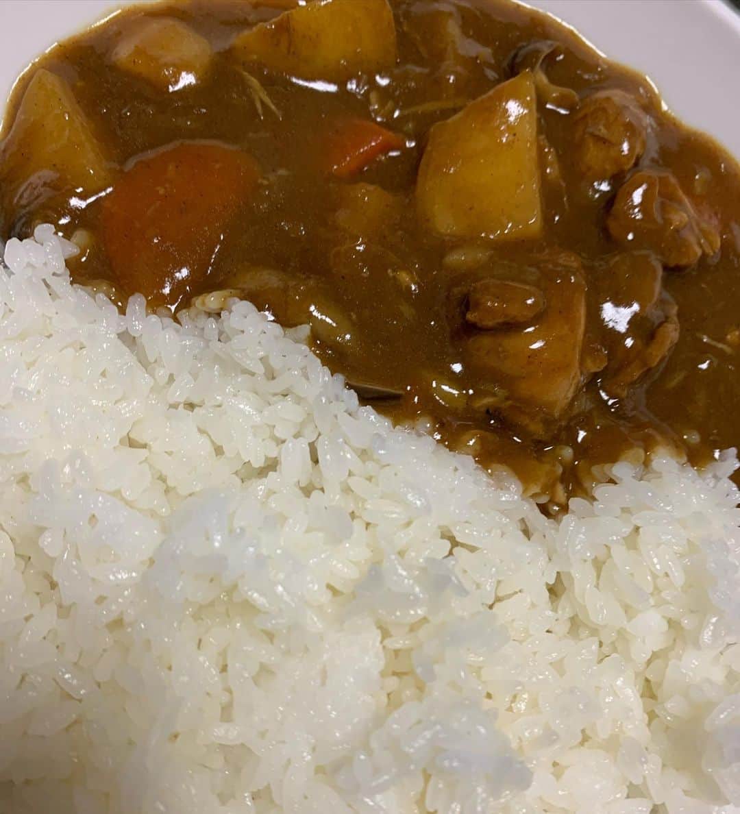 小田島沙知（かぎしっぽ）のインスタグラム：「自炊飯テロ10枚そろたので放出！！ ほぼリュウジお兄さんのレシピ！！ ポトフとか初めて作った！ うまし  #かぎしっぽさち #飯テロ #リュウジお兄さん #師匠と呼ばせてください  #自炊 #美味しい #簡単 #最高」