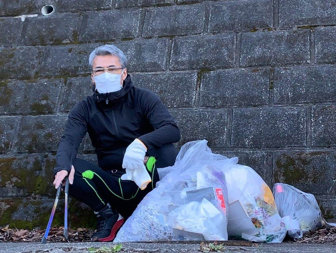 渡辺裕之さんのインスタグラム写真 - (渡辺裕之Instagram)「大晦日に夢じまい 来年も宜しくお願いします。 良いお年をお迎えください。 #大晦日 #夢拾い #マジップ #sweepers  #ピリカ #地球をきれいにしよう  #良いお年をお迎えください #スケッチャーズ」12月31日 11時39分 - hiroyuki6267