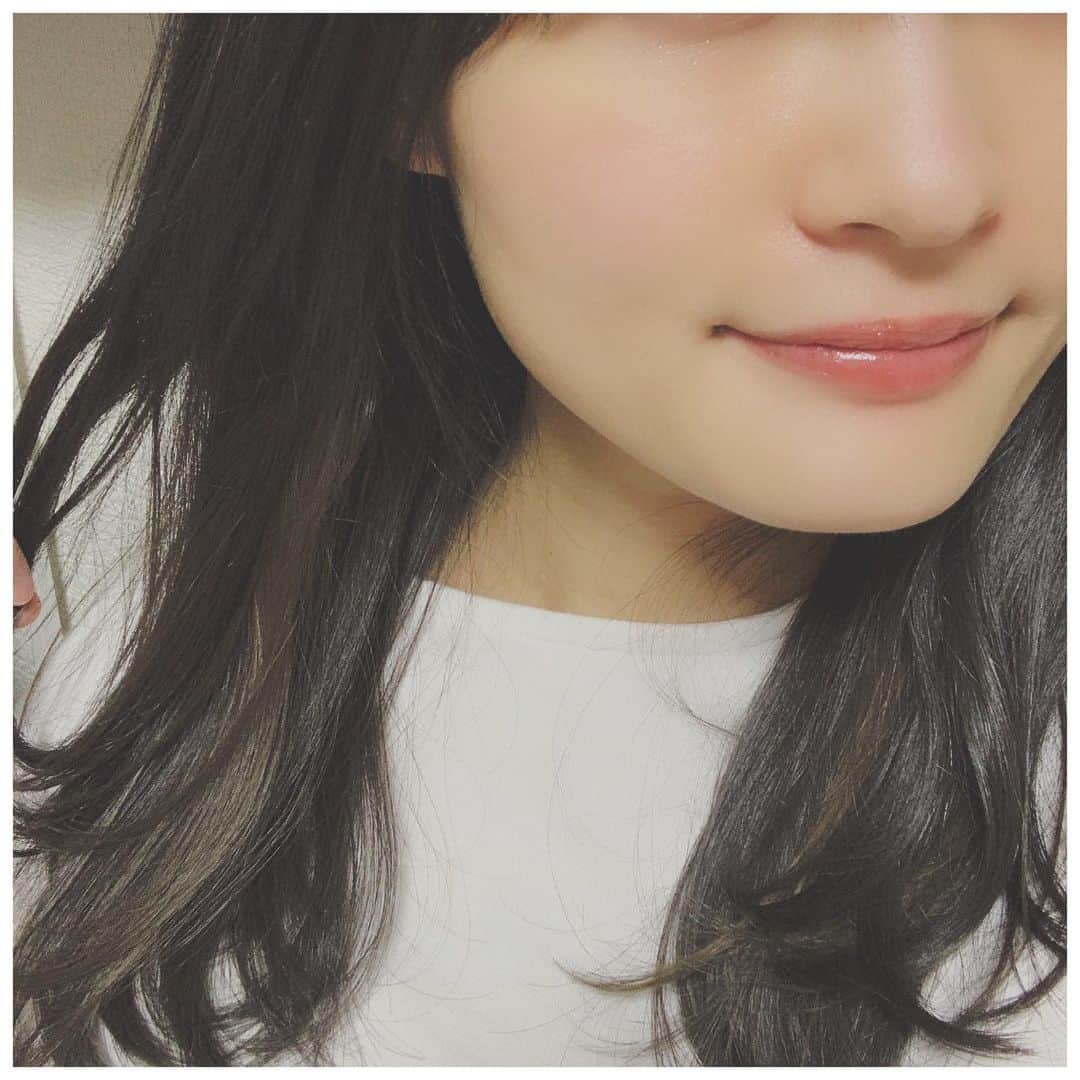 福島蘭世さんのインスタグラム写真 - (福島蘭世Instagram)「さり気ないインナーカラー✨﻿ ﻿ ﻿ ﻿ ﻿ ﻿ #インナーカラー﻿ #グレージュ﻿ #ヘアカラー﻿ #暗髪グレージュ  #haircoloring  #暗髪カラー  #暗髪  #japanesegirl  ﻿ ﻿ ﻿ ﻿」12月31日 11時44分 - ranze_fukushima