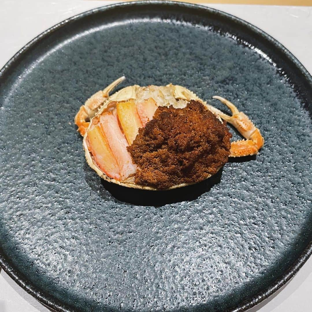 紺野ゆりさんのインスタグラム写真 - (紺野ゆりInstagram)「🍴 食いしん坊な12月でした。 海老芋が大好きなんだけど、『いまここ』の海老芋ご飯がびっくりするくらい美味しくて感動したなぁ☺️  1.2枚目 #crony 3枚目　#いまここ 4枚目　#柚葉 5枚目　#52 6枚目　#pizzeriaparentesi  あと12時間で2020年も終わりですね！ 皆様良いお年をお迎えください🌠  #yuriおすすめ」12月31日 11時53分 - yuri_konno_official