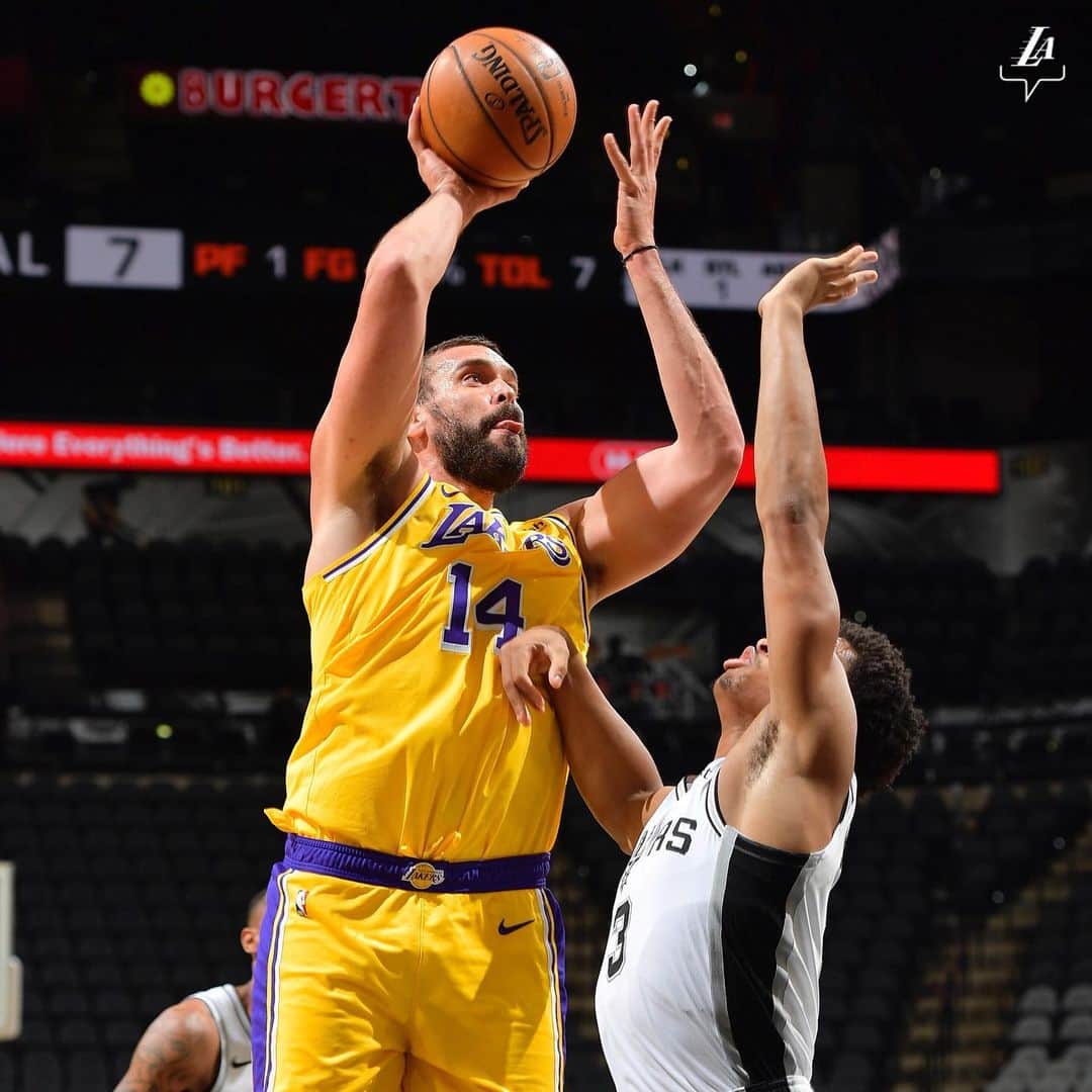 Los Angeles Lakersさんのインスタグラム写真 - (Los Angeles LakersInstagram)「Marc Gasol putting some style into his game 👀」12月31日 12時13分 - lakers