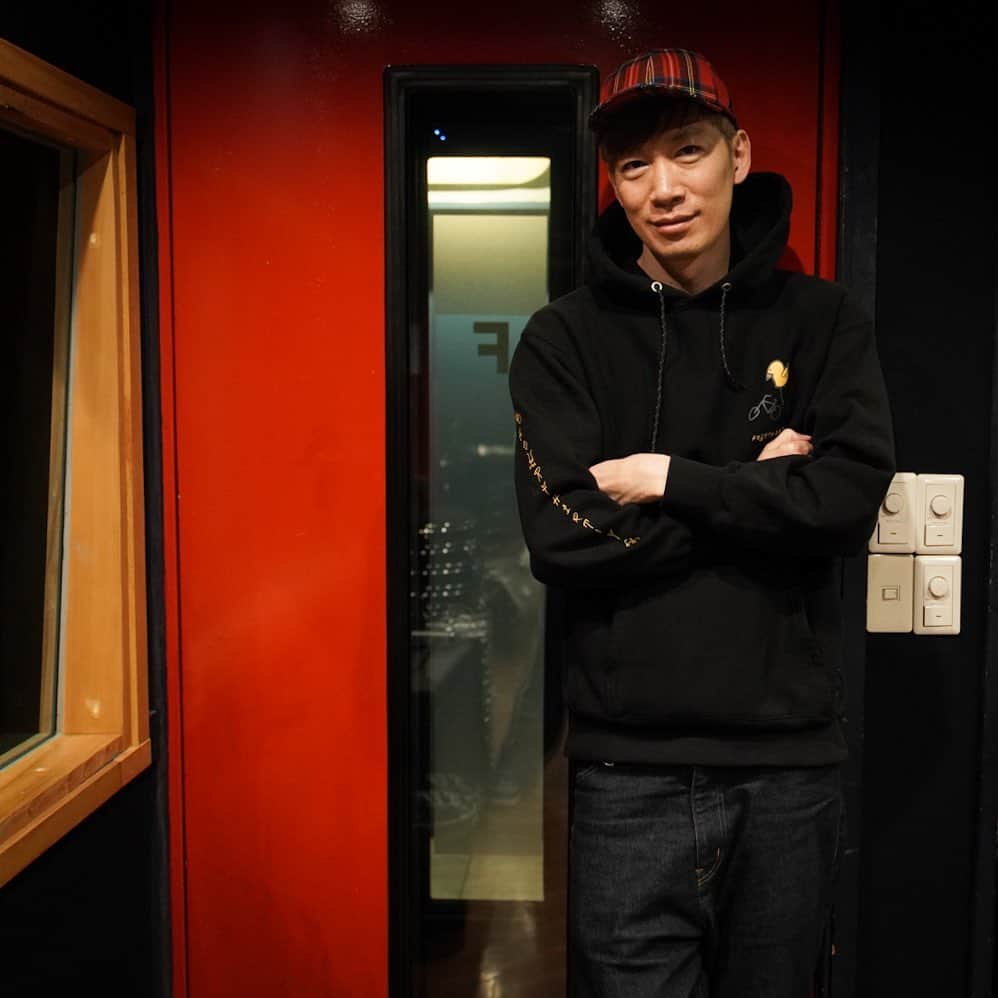 DJ U-ICHIのインスタグラム：「#2020 今年もここを通して繋がってたみなさん、ありがとうございました。 ポジティブに！ 来年も良い一年にしましょう。 2021年もよろしくお願いします。 #2021 #dj #utube」