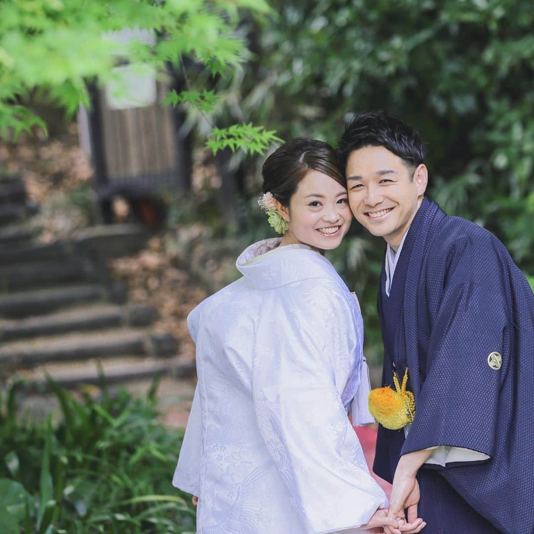 CLAIREのインスタグラム：「今年もたくさんの笑顔に出会えた一年でした✨ ・ 思いもよらぬ事態が起こった2020年ですが、少しでもお2人のお力になれればという思いで、スタッフ一同邁進しました✨ ・ まだまだ予断は許さないとは思いますが、どうぞ皆さま良いお年をお過ごしください✨ ・ @clairebridalstudio」