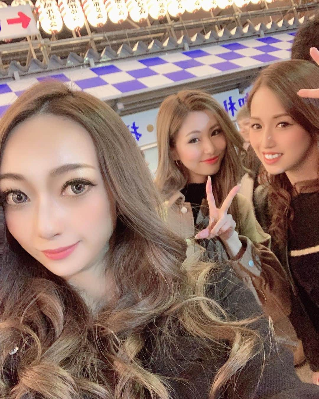 優姫ゆいなさんのインスタグラム写真 - (優姫ゆいなInstagram)「・ 今年も一年お疲れ様でした💓 昨日で実はファブリックに出勤するのが最後でした🥺✨ 辞めるよーって言うと悲しくなっちゃうからみんなには何にも言わずにの最後だったけど楽しく終われました💓 いろんなことご飯もいけたし楽しい一年4ヶ月でした🙇‍♀️ お店としては5番目にいいお店でした😂 次は歌舞伎町じゃないけど皆さままた会いましょ🥰✨ ・ ・  #優姫ゆいな#ゆいな#東京#六本木#新宿#池袋#歌舞伎町#名古屋#栄#錦#岐阜県#岐阜市#柳ヶ瀬#多治見市#キャバクラ#キャバ嬢#ファッション#love#instagood」12月31日 12時29分 - yuina_az