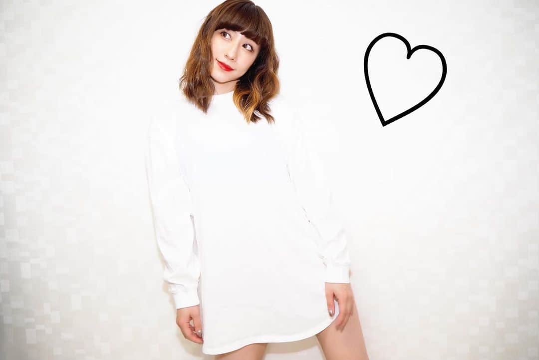 のインスタグラム：「皆様今年もありがとうございました。そして一年お疲れ様でした。  大変な一年でしたが、そんな中、変わらず応援してくださり心から感謝です。  2021年は皆様にもっともっとお会いできるようになりますように。  良いお年を🌄  玉置成実  #よいお年を #2020」