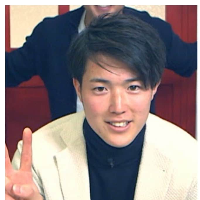 RCC中国放送「ＲＣＣスポーツ」のインスタグラム：「#新井さん家2 の見どころ⑨  見どころ9連投のトリを飾りますのは、新人王・森下投手について、です。  新井さんとは、一度、カーチカチテレビでリモート対談していますが、その時の話をばっちり覚えていたり、新井さんの欲しいボケを的確に繰り出したり…トークも新人王モノです☺️  そして、初ゴルフだった森下投手。実況の石田アナが思わず失言を漏らしてしまうほど、堂々とした佇まいに、天然？な一面も見せるなど、瞬きさせない魅力満載です🥰  #９分割完成  #カープ #広島東洋カープ #veryカープ #カーチカチ」