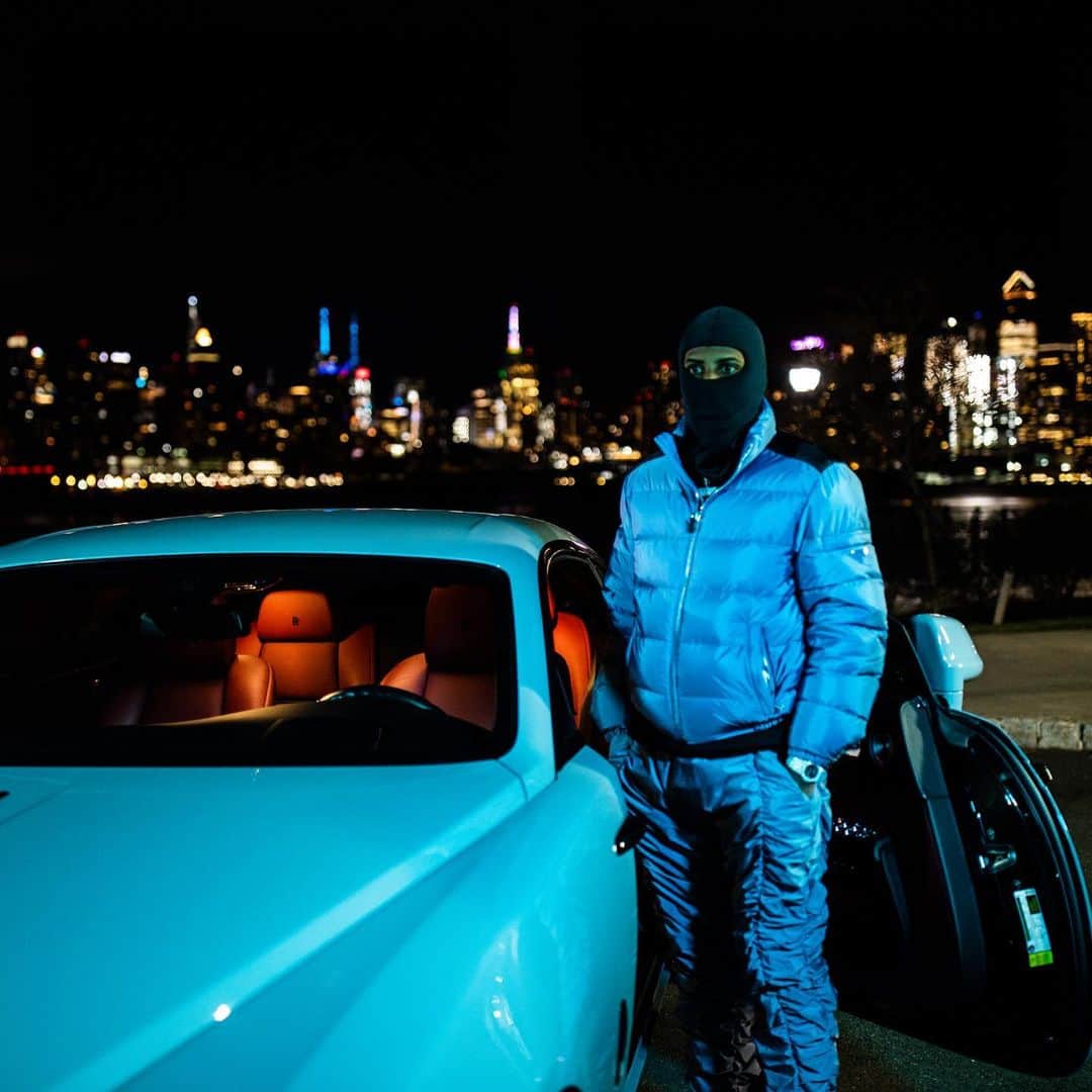 ファボラスのインスタグラム：「You know.. Prada blue Rolls Royce coupe, white Nike her..  [shot by @drevinciwrks]」