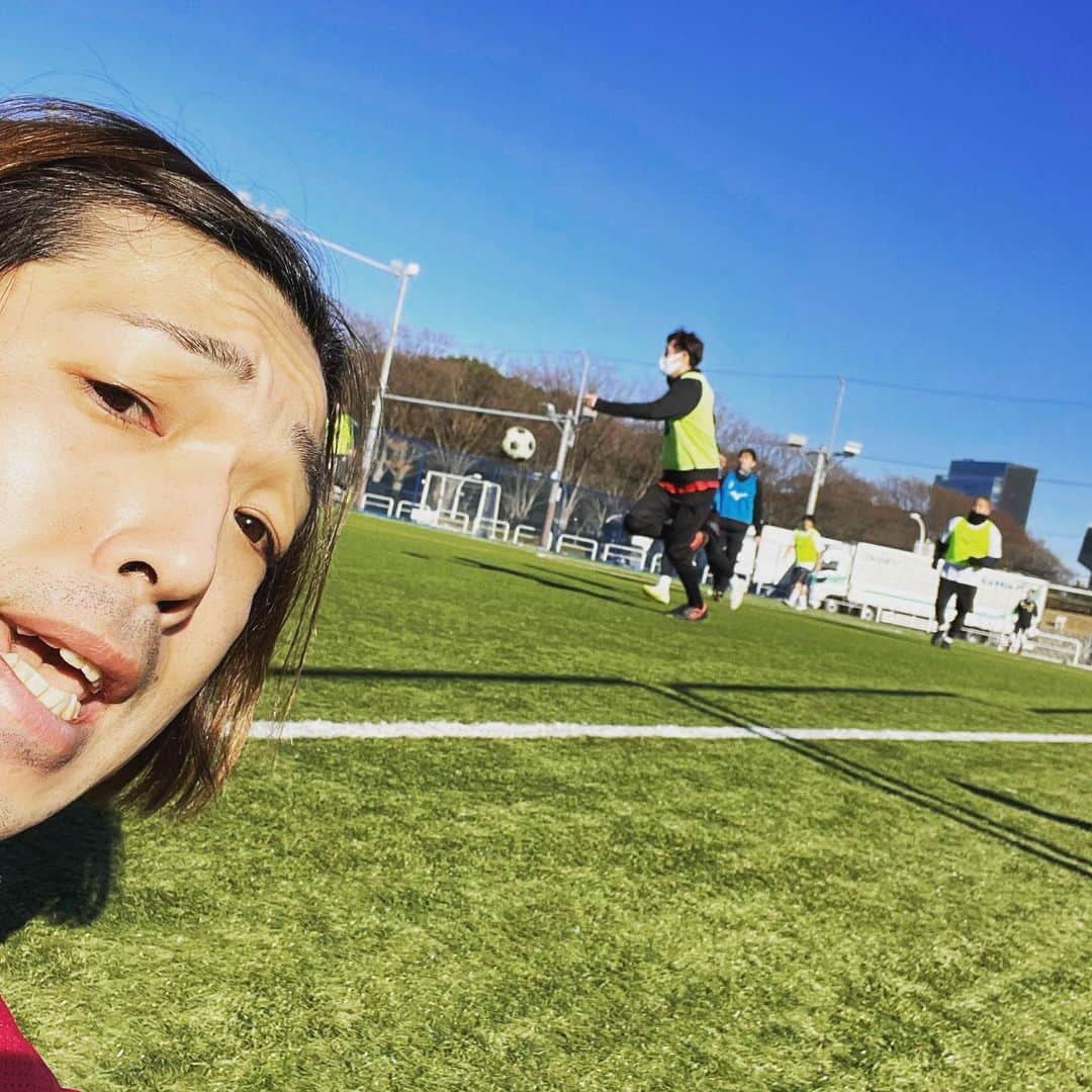 岡部さんのインスタグラム写真 - (岡部Instagram)「. けりおさめちゃってるよ！  今年もたくさんけったなー！  蹴球は楽しい。  #サッカー #フットサル #けりおさめ」12月31日 13時38分 - okabeccinyo