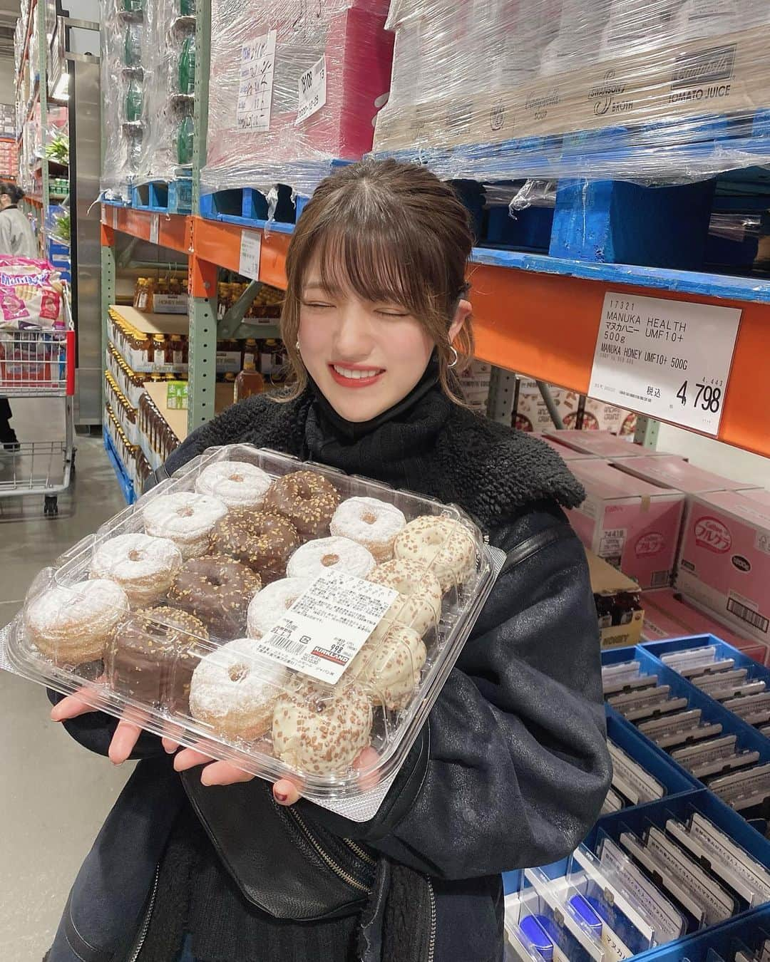 横山なつみさんのインスタグラム写真 - (横山なつみInstagram)「実ははじめてのコストコ〜 #コストコ #costco #ドーナツ #ドーナツ屋さん」12月31日 13時41分 - ___natsumi327