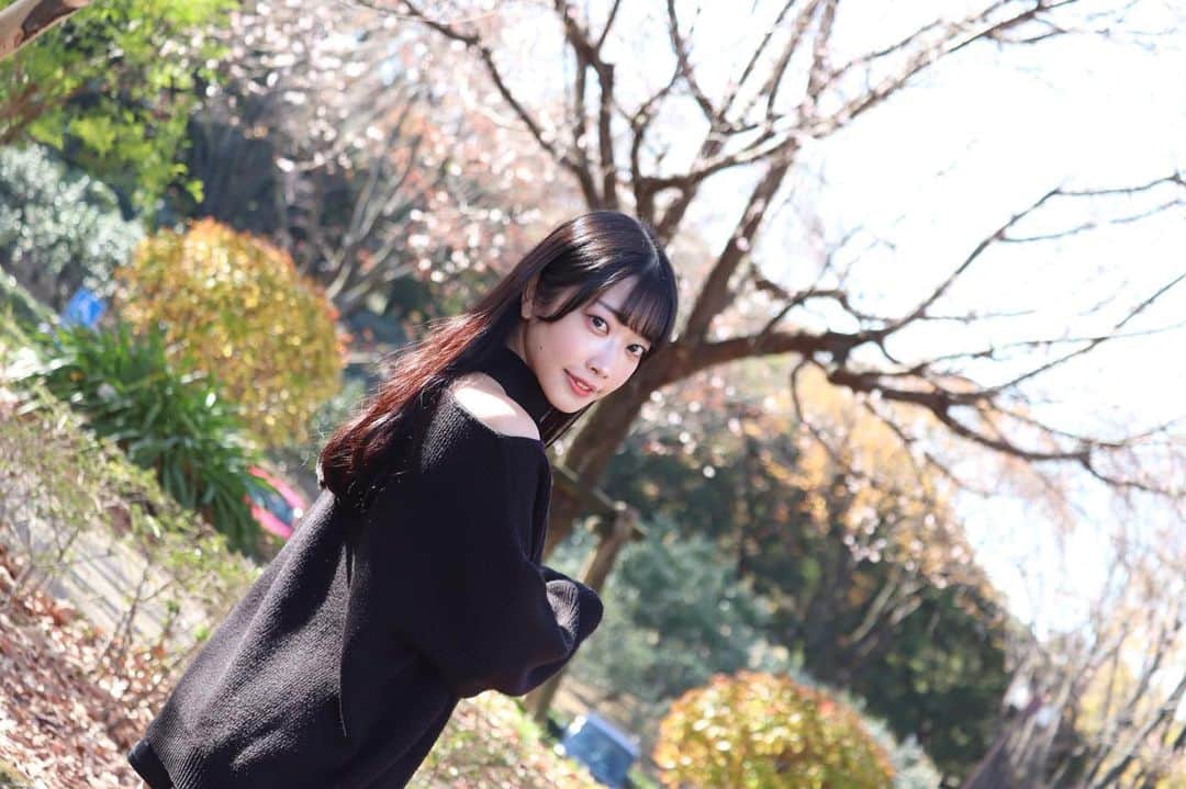 西井綾音のインスタグラム：「. . . 2020年ありがとうございました✨✨ . . 激動の1年でしたね！ . コロナの影響でなかなかサーキットに行けなかったり思うように活動できなかったり、、 皆も大変な一年だったと思います。 . . . それでもこの1年でたくさんのものを得られました✨✨ コロナがなかったらYouTubeもTwitchも始めてなかったと思うし、 家にいる時間が増えたからこそ新しいことにチャレンジできました✨✨ . . . . そしてファンの皆様への愛を更に実感した1年でもありました✨ いつも応援してくださっているファンの皆様、本当にありがとうございます💓  . . . レースクイーン大賞新人部門(残り1週間くらい！)も引き続き頑張るので、応援宜しくお願い致します✨ . . . . . 来年こそはサーキットでお会いしましょう✨✨ . . 2021年は更にパワーアップしたあったんを見せられるように精一杯頑張ります💙💓」