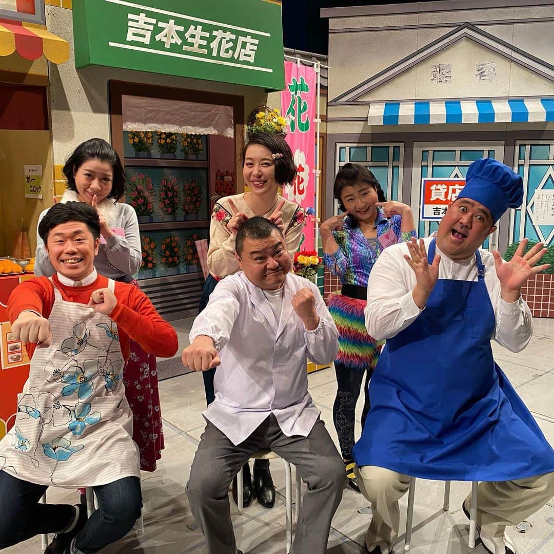 吉本新喜劇のインスタグラム：「2020年も今日で終わりですね☀️  今年は大変な1年でしたが、、変わらず新喜劇をテレビや配信等で観てくださった方、劇場へお越しいただいた方、新喜劇を応援していただいている全ての皆様、本当にありがとうございました😊💓  来年も吉本新喜劇をどうぞ宜しくお願いいたします🙇‍♀️🙇‍♂️  #吉本新喜劇 #大晦日」