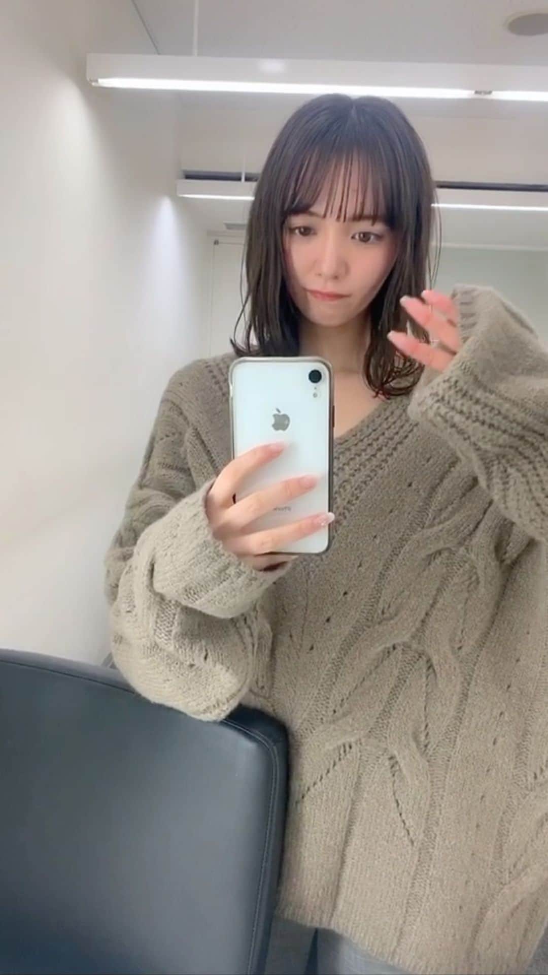 のインスタグラム：「. . 2020年！！！ 応援して下さったファンの皆様 本当にありがとうございました😭💌 感謝の気持ちでいっぱいです。幸せでした。  良いお年を🐮 . .  #reels #instagood #instalike #instagram #instapic #instalove #instamood #instadaily #unknownjapan #discoverjapan #follow #followｍe #良いお年を #リール #山根千佳」
