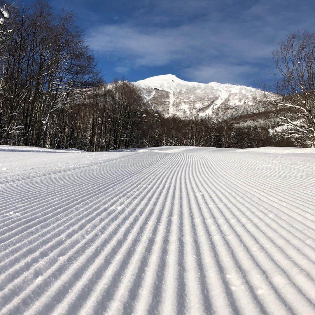 星野リゾート　トマムさんのインスタグラム写真 - (星野リゾート　トマムInstagram)「‪Today’s Hoshino Resorts TOMAMU ‬ ‪気温−20℃、晴れ。スキー、スノーボードには最高の一日になりました。スキー場では本日よりアドベンチャーマウンテンがオープンしました。滑り納めに最高の一日となりました。  みなさま、よいお年をお迎えください。  Temperature -20 ℃, sunny.  Great day for skiing and snowboarding!  The Adventure Mountain has opened at the ski area today.  Thank you all for this year.  #HoshinoResorts #星野リゾート #tomamu #hoshinoresortstomamu #星野リゾートトマム #トマム #risonaretomamu #リゾナーレトマム #risonare #リゾナーレ #北海道旅行 #星野集團 #Hokkaidotrip」12月31日 14時16分 - hoshinoresorts_tomamu