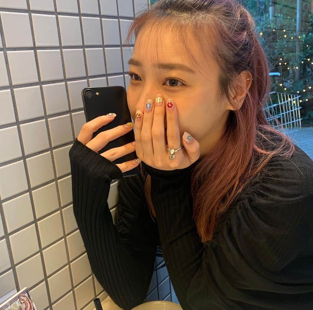橋本耀のインスタグラム：「. 2020年ありがとうございました！ 今年は今までにない沢山の苦労がありましたが、 大切なものを改めて大切だと実感できた年だったと思います。  来年も皆さんの頑張りが報われますように！  私も精一杯これから頑張りますので、 応援よろしくお願いします✨ 良いお年を！」