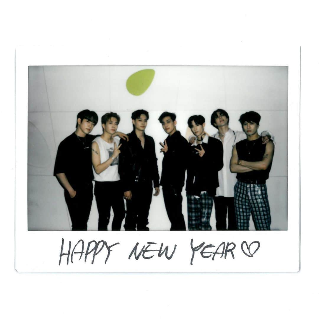GOT7のインスタグラム：「💌GOT7의 새해 인사가 왔습니다💌 Happy New Year 아가새 🐥💕  #GOT7 #갓세븐 #IGOT7 #아가새 #HappyNewYear #2021」