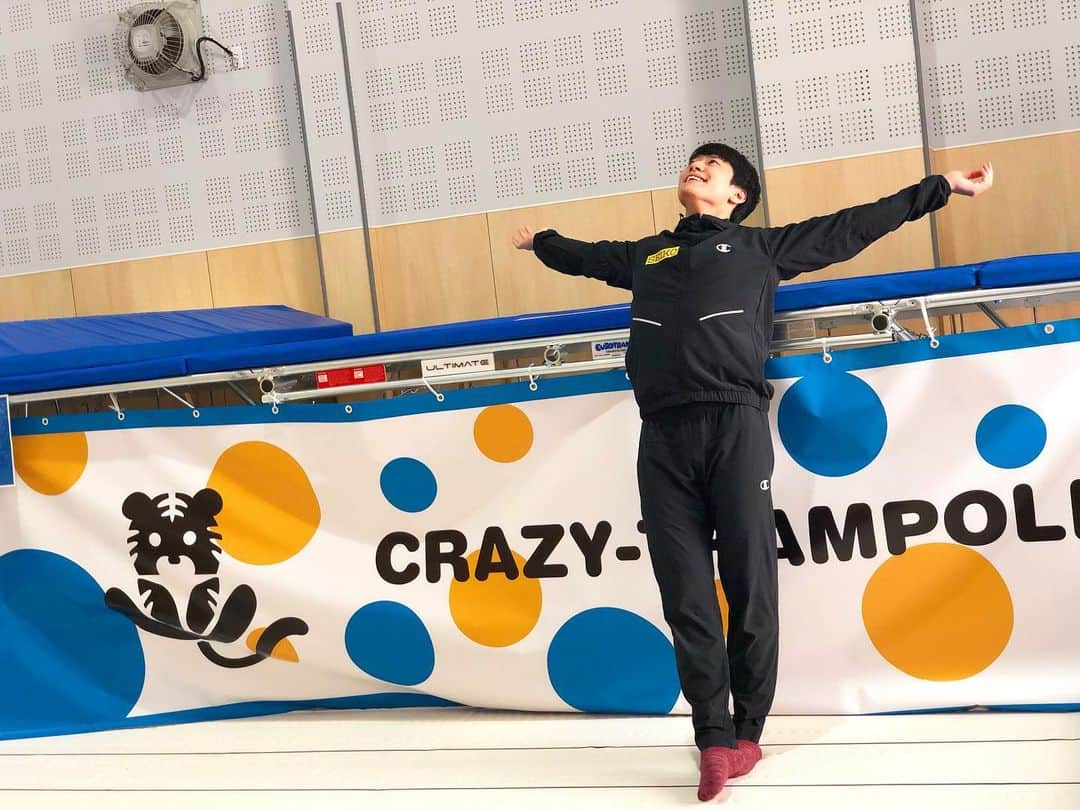 棟朝銀河さんのインスタグラム写真 - (棟朝銀河Instagram)「昨日今年最後の練習無事終了！  今年はあっという間、いや本当にあっという間の1年でしたね。  ただ年末とりあえず練習が楽しくできるようになってきたから良し！  #champion #championjp @champion__japan  #seiko  #champion #championjp @champion_japan   #スポーツウェア #トレーニング #トランポリン #trampoline #アスリート #オリンピアン #セイコー #seiko #西東京市pr親善大使」12月31日 23時57分 - gingamunetomo