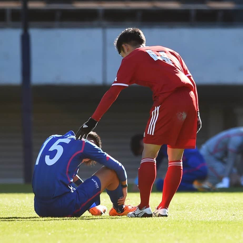 サッカーキングさんのインスタグラム写真 - (サッカーキングInstagram)「. 両チーム計7得点。大逆転で那覇西に軍配  📷Photo by 野口岳彦  #明桜 #那覇西  #第99回全国高校サッカー選手権大会 #高校選手権 #選手権 #キタゼ選手権 #高校サッカー #高校 #冬 #冬の風物詩 #highschool #部活 #football #サッカーキング #⚽️ #サッカー」12月31日 23時50分 - soccerkingjp