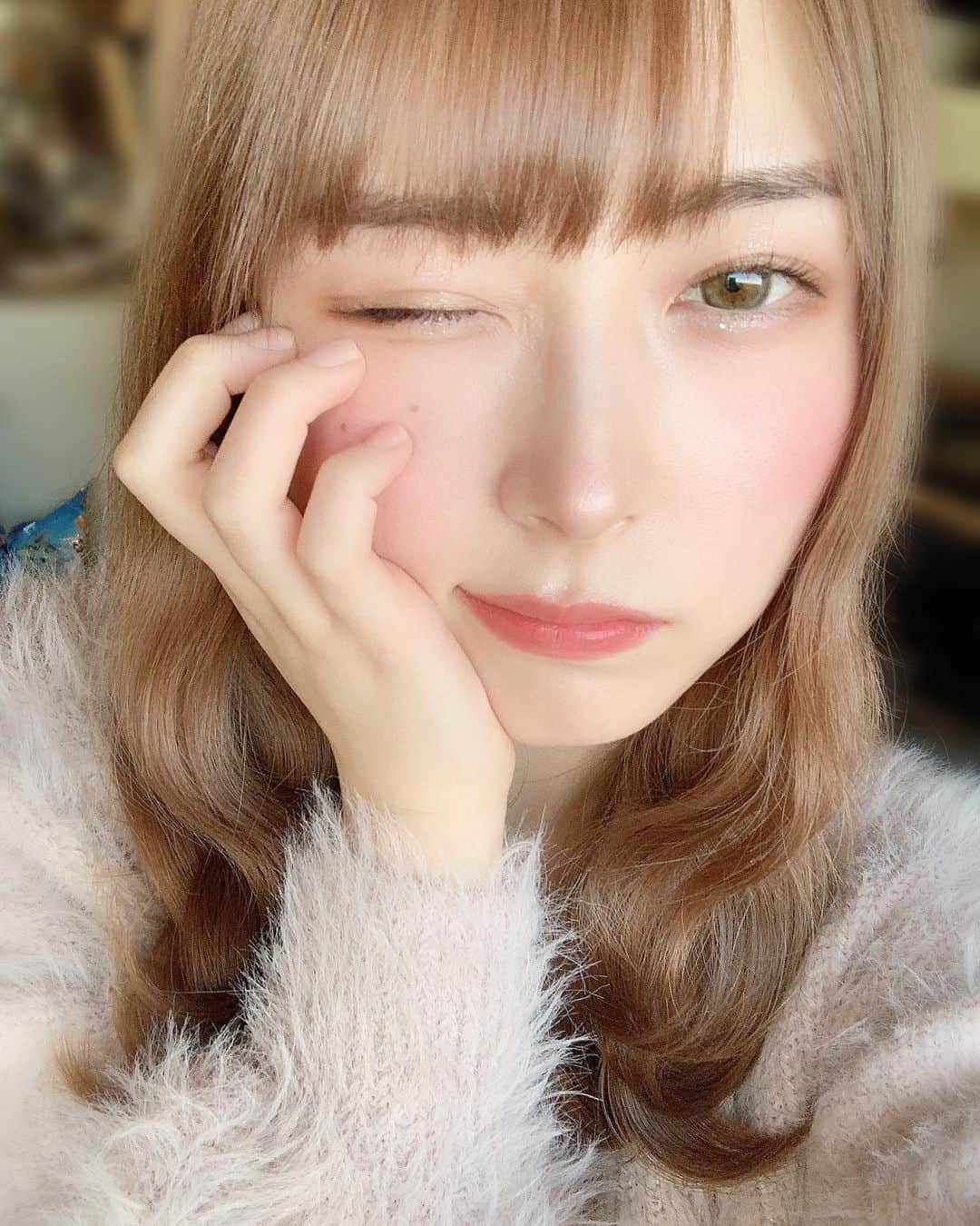 島村嬉唄のインスタグラム：「2020年ありがとうございました！ 今年は本当に大変なことばかりだったし 慌ただしくあっという間に過ぎていった1年だったなあ😢 当たり前の日常がどれだけ幸せなことか改めて実感した😭  今年はみんな頑張った年だから 来年は素敵な1年になりますように、、、💐  良いお年を😌」