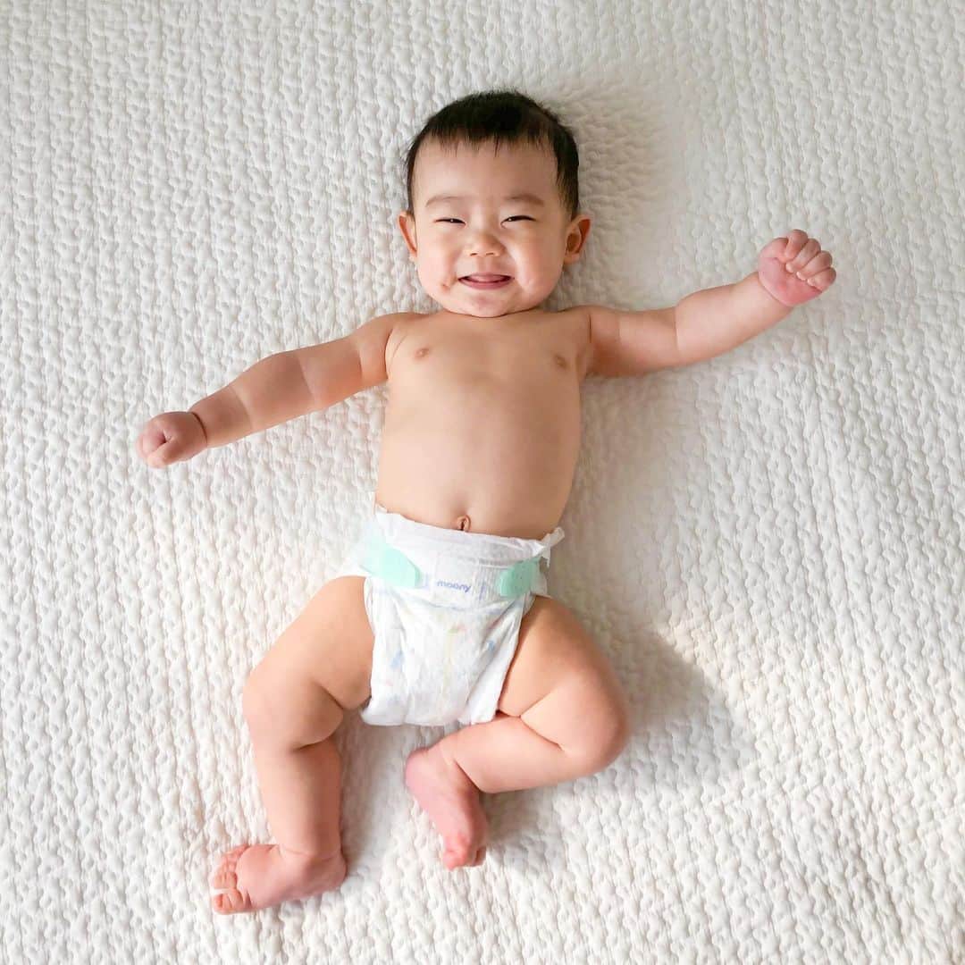 馬渕史香のインスタグラム：「2020年 ありがとうございました  今年はあしざわ家にとって大きな変化の年でした 特に後半は目まぐるしく日々が過ぎていきました  大変なことも少なくありませんでしたが、振り返ってみれば楽しい年になりました  2021年も楽しく過ごせますように 家族共々よろしくお願いいたします  #あしざわ家 #赤ちゃんのいる生活 #令和2年生まれ #5月生まれ #男の子ベビー #令和ベビー #babyboy #2020baby #ゼクシィbabyママ隊 #ずぼら主婦」