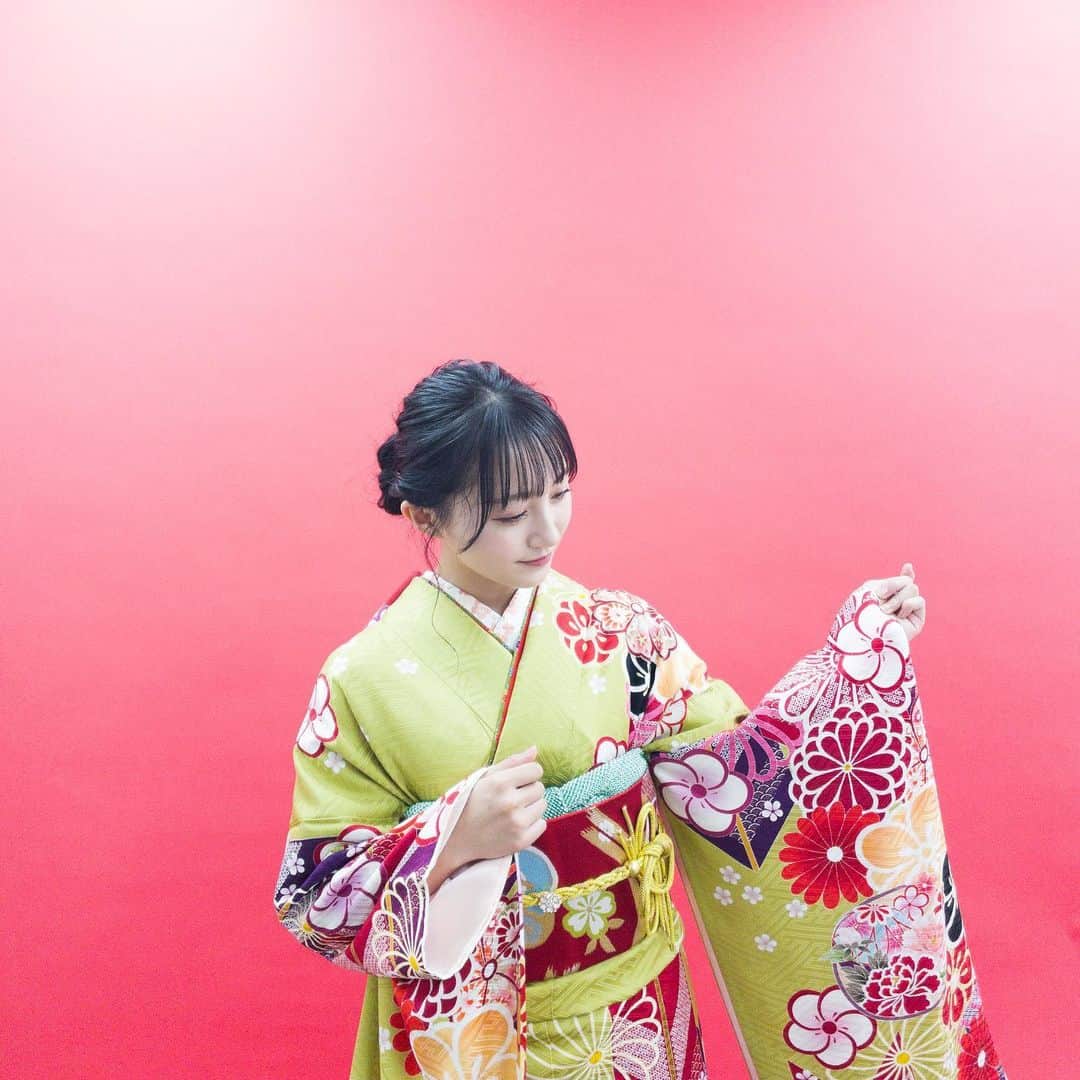 山本彩加さんのインスタグラム写真 - (山本彩加Instagram)「﻿ 明けましておめでとうございます🎍﻿ ﻿ ﻿ 2021年も笑顔をたくさん届けさせてください！！﻿ どうぞよろしくお願いいたします🙇‍♀️✨」1月1日 0時06分 - ayaka48_yanyan