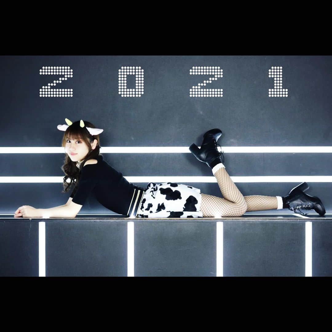 二木蒼生さんのインスタグラム写真 - (二木蒼生Instagram)「#2021 ⋆⸜ 𝗛𝗮𝗽𝗽𝘆 𝗡𝗲𝘄 𝗬𝗲𝗮𝗿 ⸝⋆ ㅤㅤㅤㅤㅤㅤㅤㅤㅤㅤㅤㅤㅤ 今年もよろしくお願いします🐄 * #あけましておめでとうございます #丑年 #牛 #牛コーデ #🐮 #🐄 #二木蒼生」1月1日 0時06分 - aomushi_kune2
