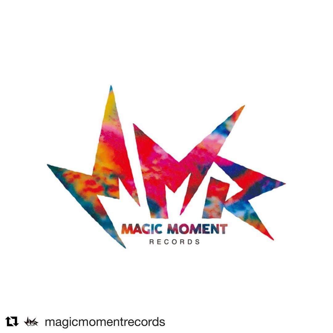 のインスタグラム：「#Repost @magicmomentrecords with @get_repost ・・・ HAN-KUNのレーベルサイト“MAGIC MOMENT RECORDS”がリニューアルOPEN！  新たなコンテンツ“LIMITED MUSIC”では、このサイトでしか聴けない曲を定期的に追加していきます。 是非CHECKしてください☆  ▷MAGIC MOMENT RECORDS オフィシャルサイト http://magic-moment.jp/  @voicemagicianjp #HANKUN #voicemagician #MMR #湘南乃風 @hankun_staff」